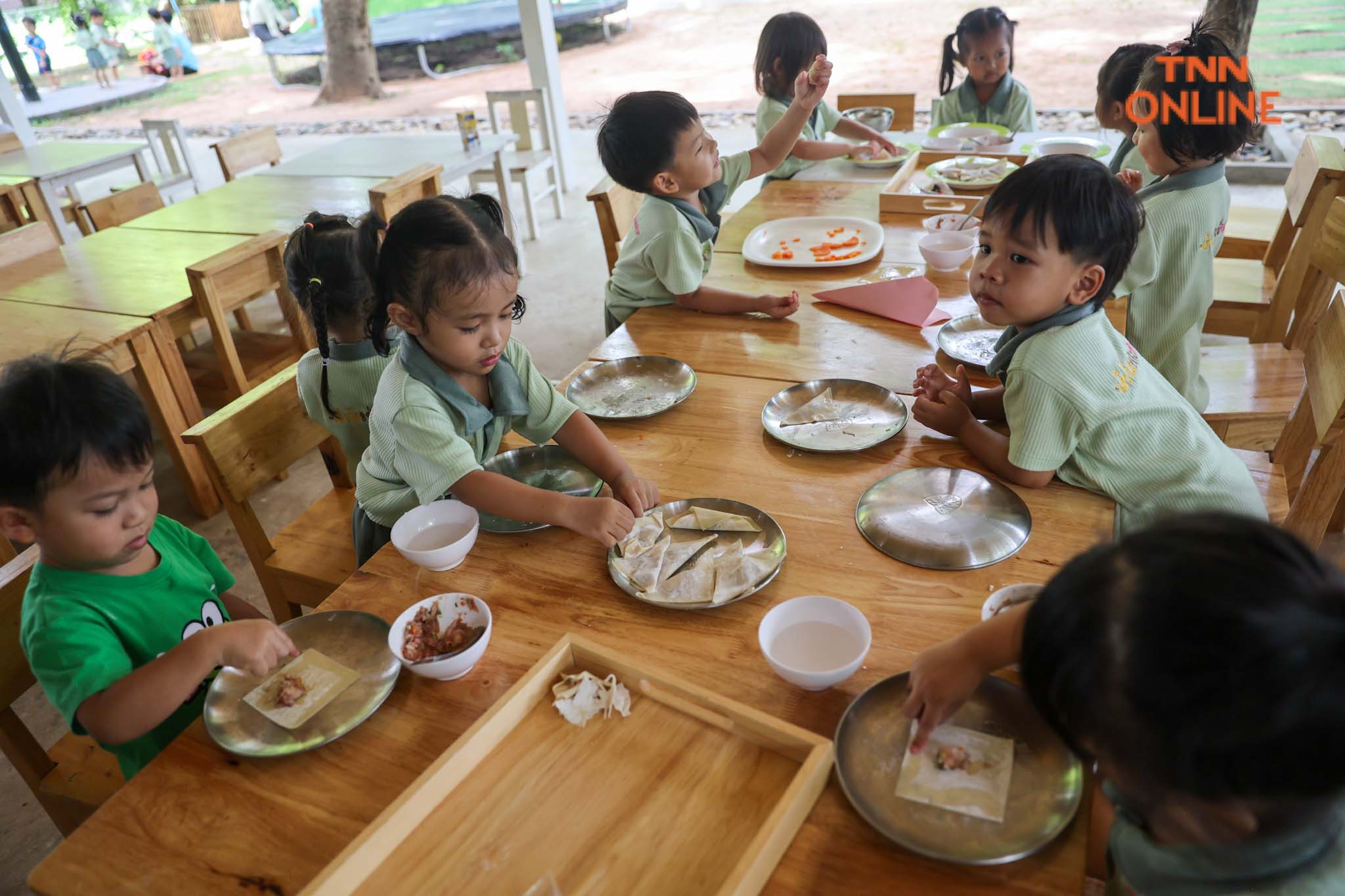 มูลนิธิศูนย์นมแม่ฯ ชูต้นแบบ “เด แคร์” พัฒนาเด็กไทยด้วย “นมแม่และเลี้ยงดูคู่เรียนรู้”