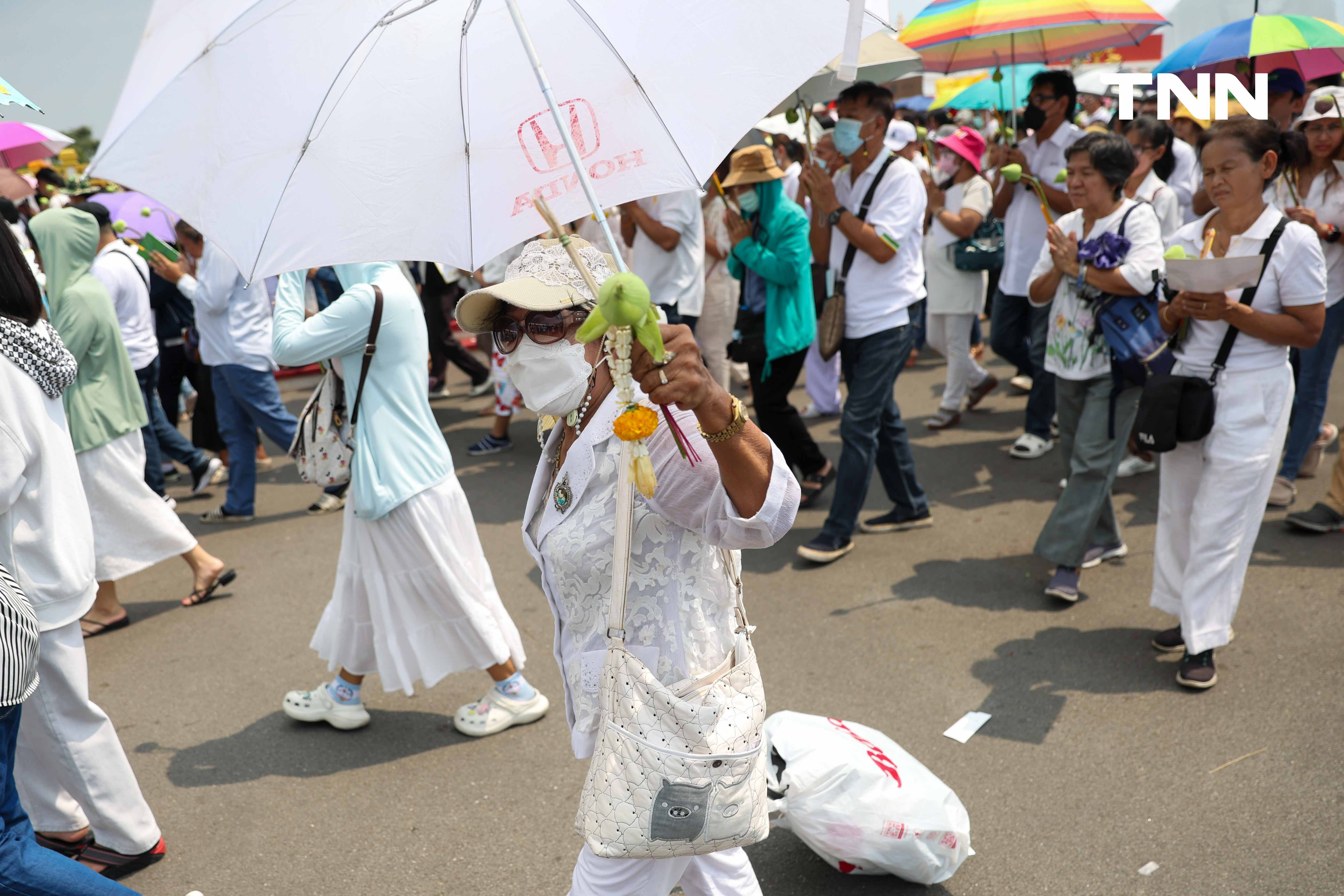 วันสุดท้ายเนืองแน่น ชาวพุทธเข้ากราบพระบรมสารีริกธาตุและพระอรหันตธาตุ