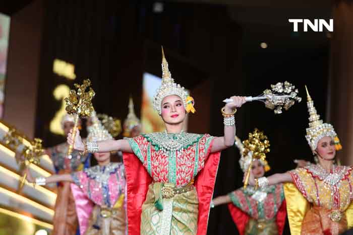 ม่านน้ำเฉลิมพระเกียรติ แสง สี เสียง และจินตลีลา ชุด “ลำนำแห่งนที สดุดีจอมราชัน”