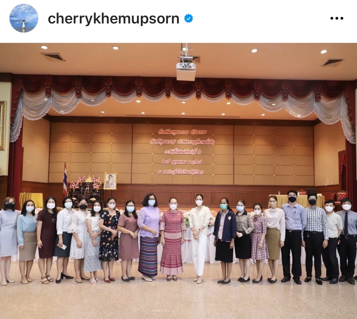เชอรี่ เข็มอัปสร เป็นอาจารย์พิเศษ บรรยายหัวข้อ วิถีธรรม วิถียั่งยืน เชอรี่ เข็มอัปสร เป็นอาจารย์พิเศษ บรรยายหัวข้อ วิถีธรรม วิถียั่งยืน