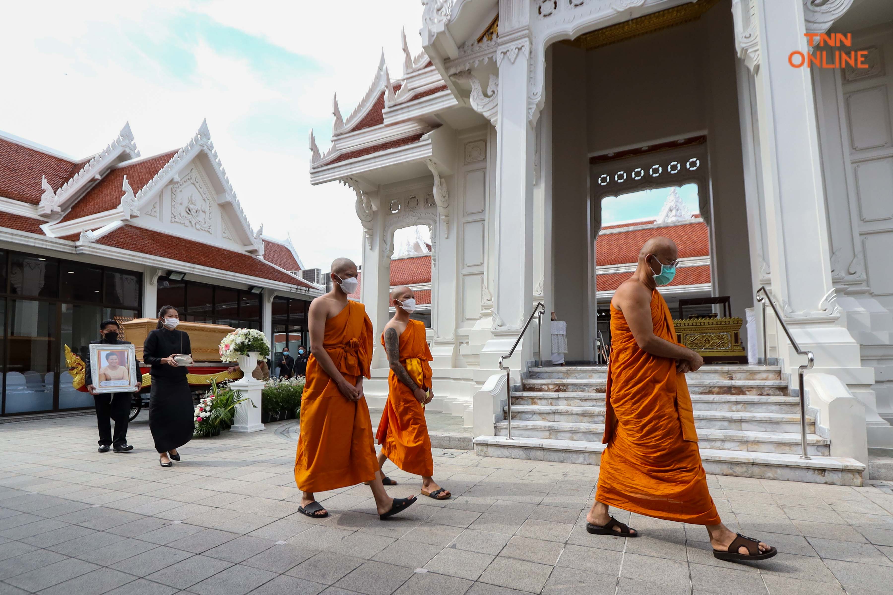 สุดอาลัย เมย์-รัชนก ส่งคุณแม่ครั้งสุดท้าย