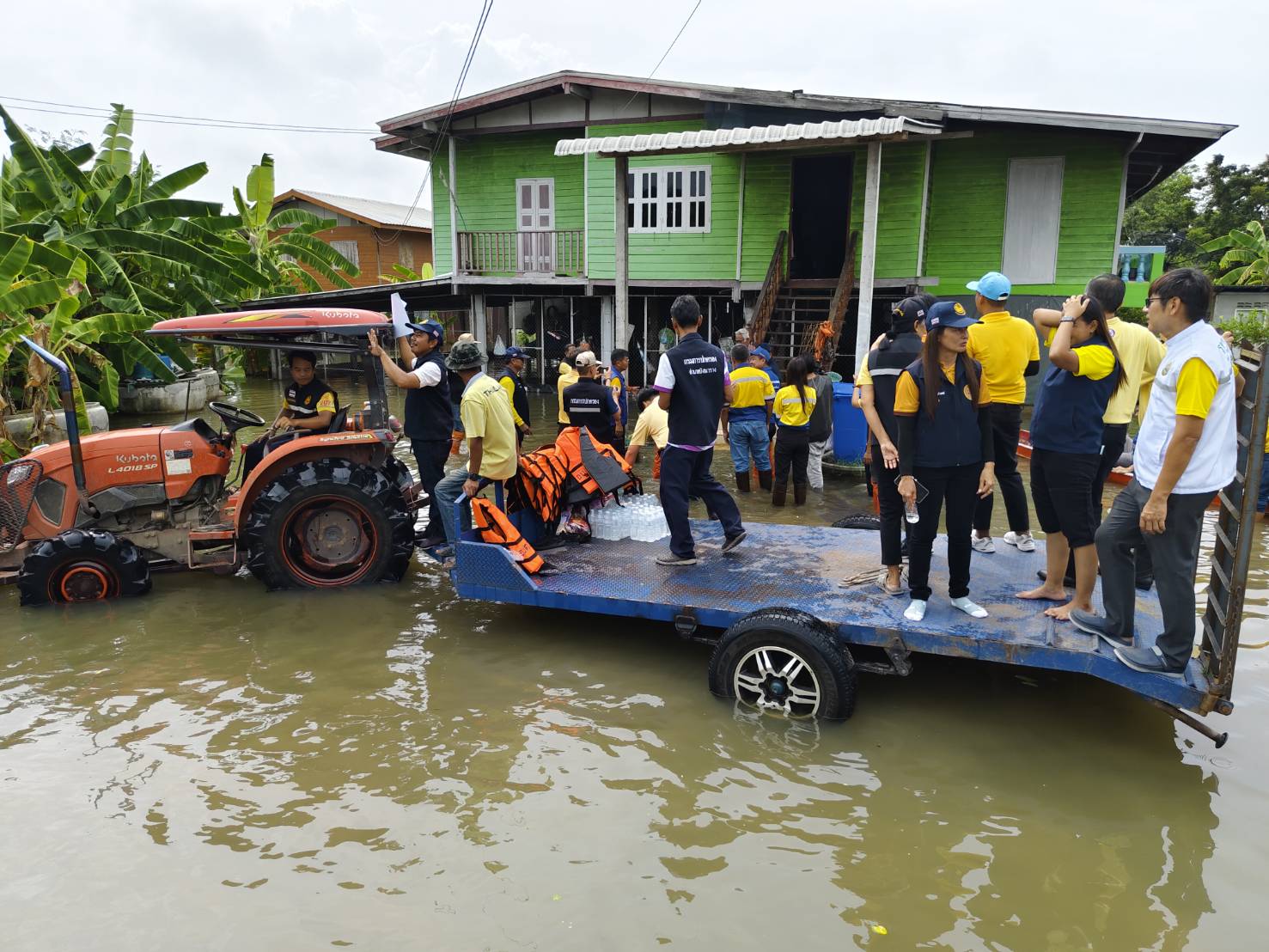 น้ำท่วมพิจิตรยาวนาน 1 เดือน กระทบกว่า 1,000 ครัวเรือน