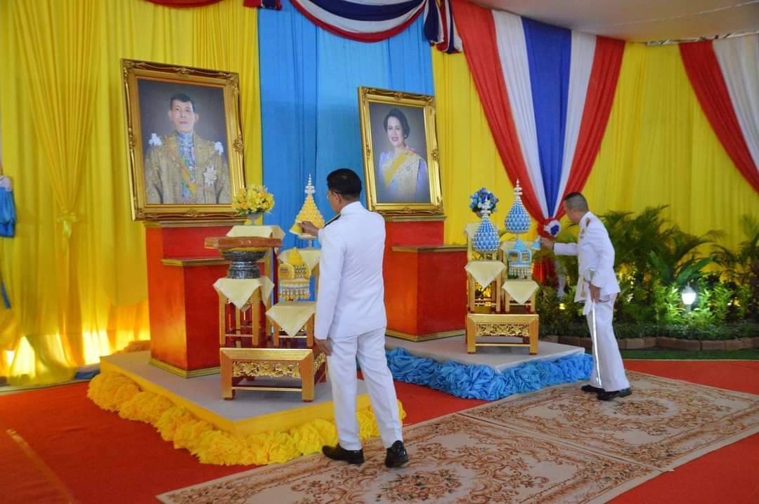 ในหลวง ร.10 พระราชทานผ้าไตร 169 รูป อุปสมบทเฉลิมพระเกียรติ วัดบางคลาน