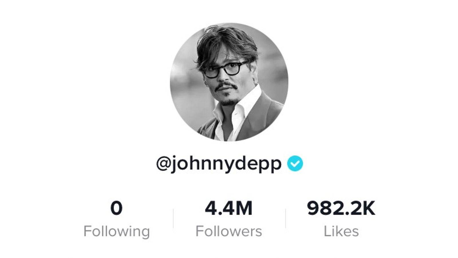 จอห์นนี่ เดปป์ เปิดบัญชี TikTok หลังได้รับกำลังใจจากแฟนๆในการสู้คดีอย่างล้นหลาม จอห์นนี่ เดปป์ เปิดบัญชี TikTok หลังได้รับกำลังใจจากแฟนๆในการสู้คดีอย่างล้นหลาม