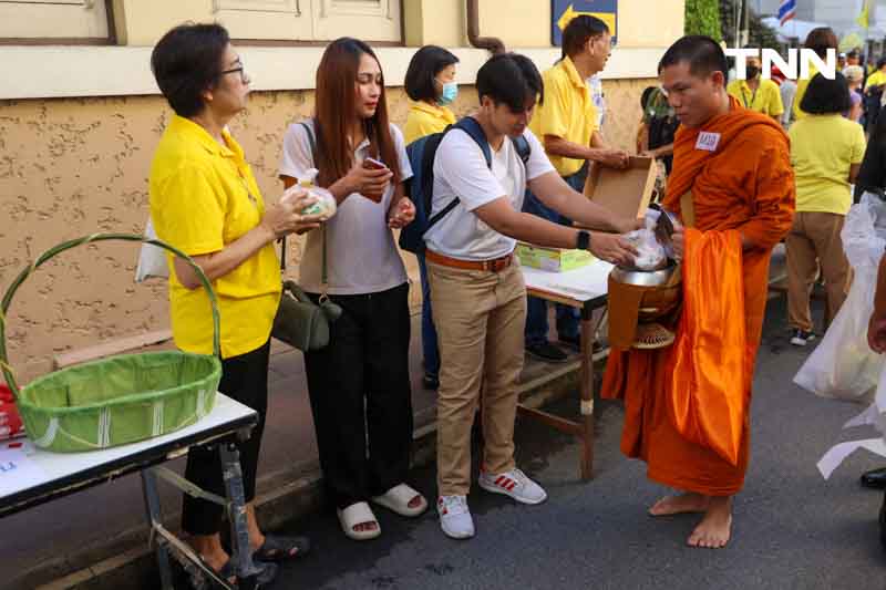 8 ปี วันนวมินทรมหาราช ศิริราชน้อมรำลึกในพระมหากรุณาธิคุณ เนื่องในวันคล้ายวันสวรรคต พระบาทสมเด็จพระบรมชนกาธิเบศร มหาภูมิพลอดุลยเดชมหาราช บรมนาถบพิตร