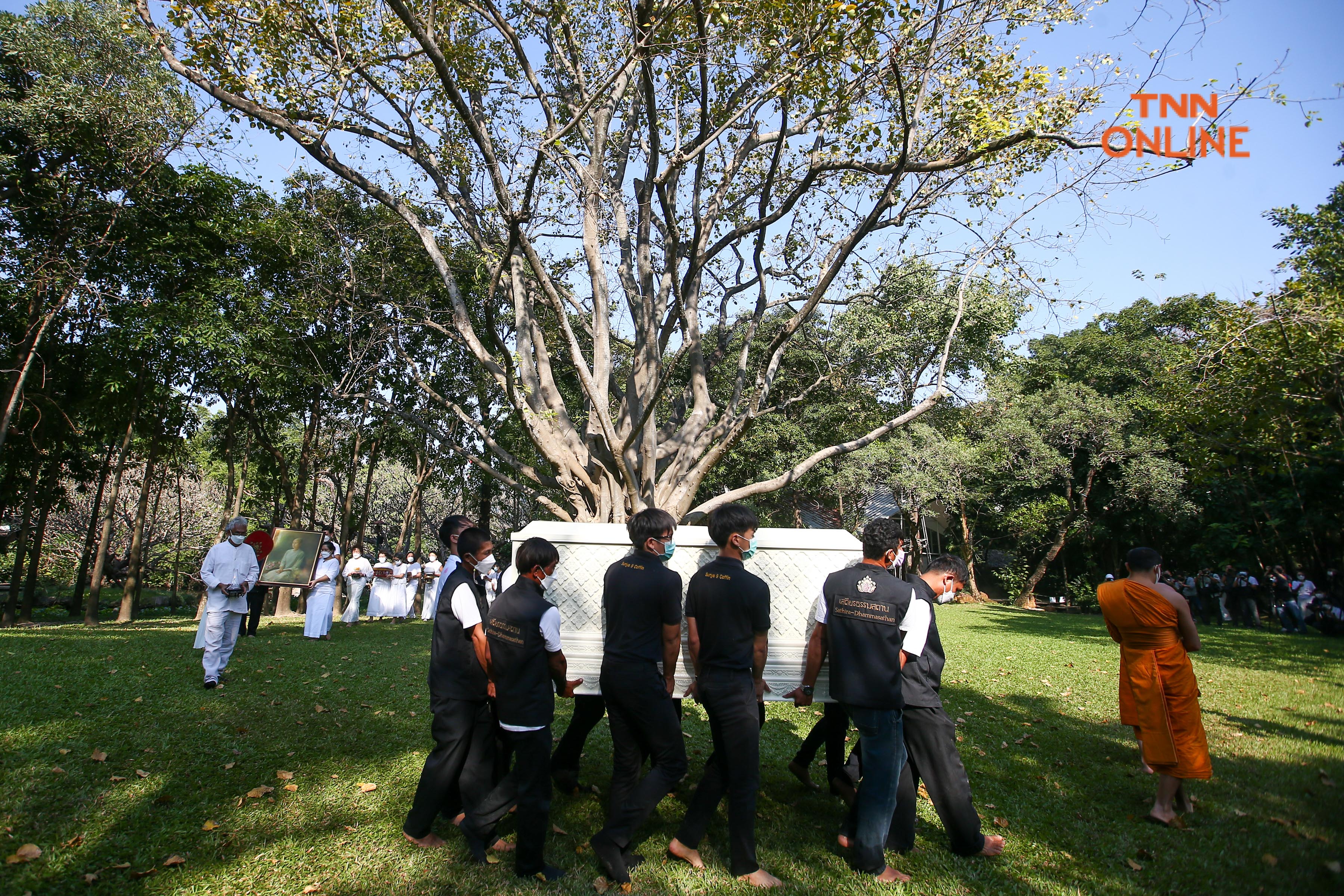 ประมวลภาพ พิธีเคลื่อนขบวนกายสังขาร"แม่ชีศันสนีย์" สู่ธรรมศาลา