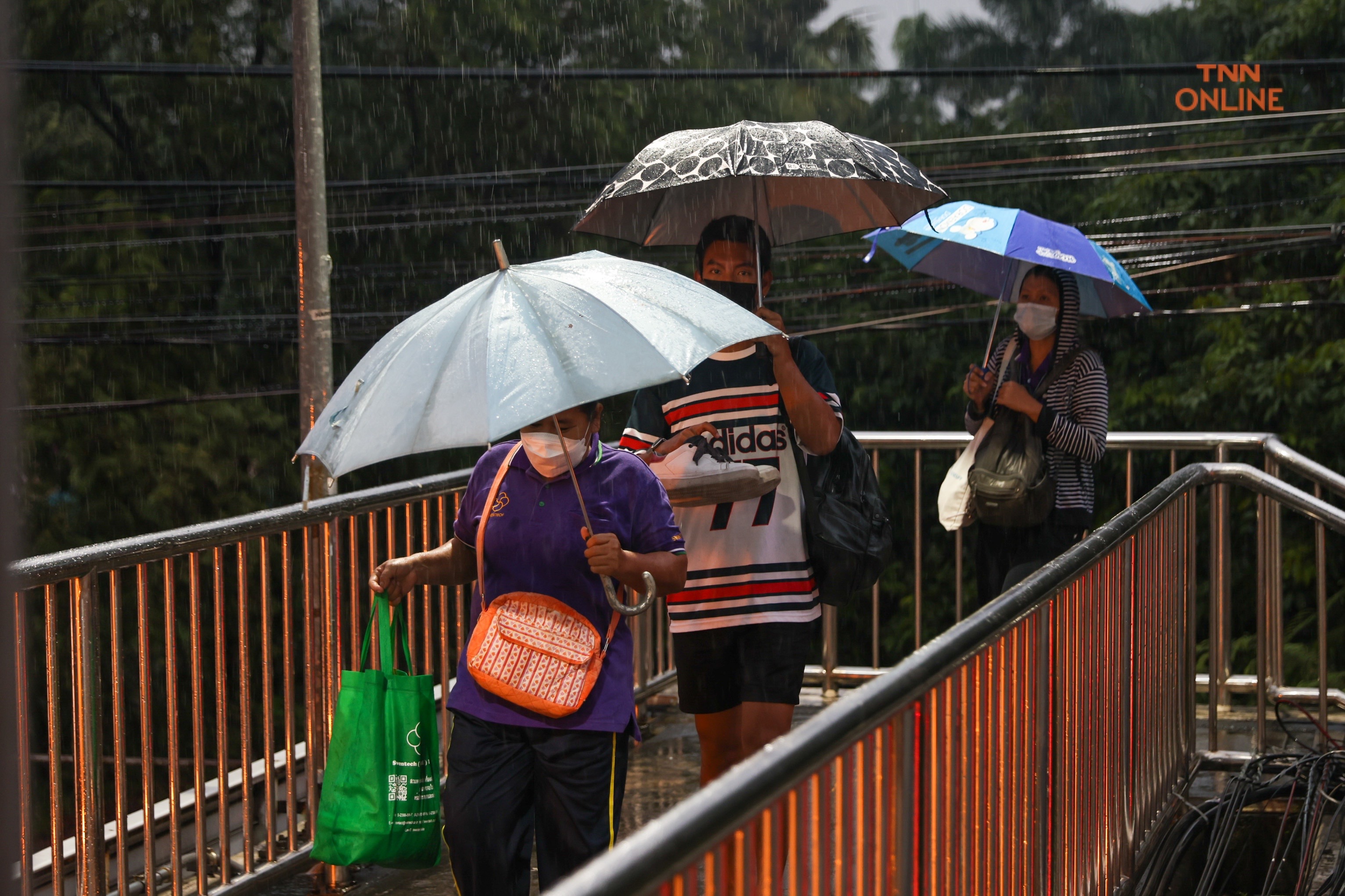 บางนาท่วมหนักหลังฝนถล่มนานต่อเนื่องหลาย ชม.