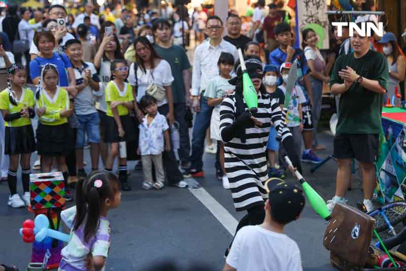 กทม. ชวนลดใช้รถ เพ้นท์สีถนนบรรทัดทองเพิ่มพื้นที่คนเดิน ในงาน Bangkok Car Free 2024