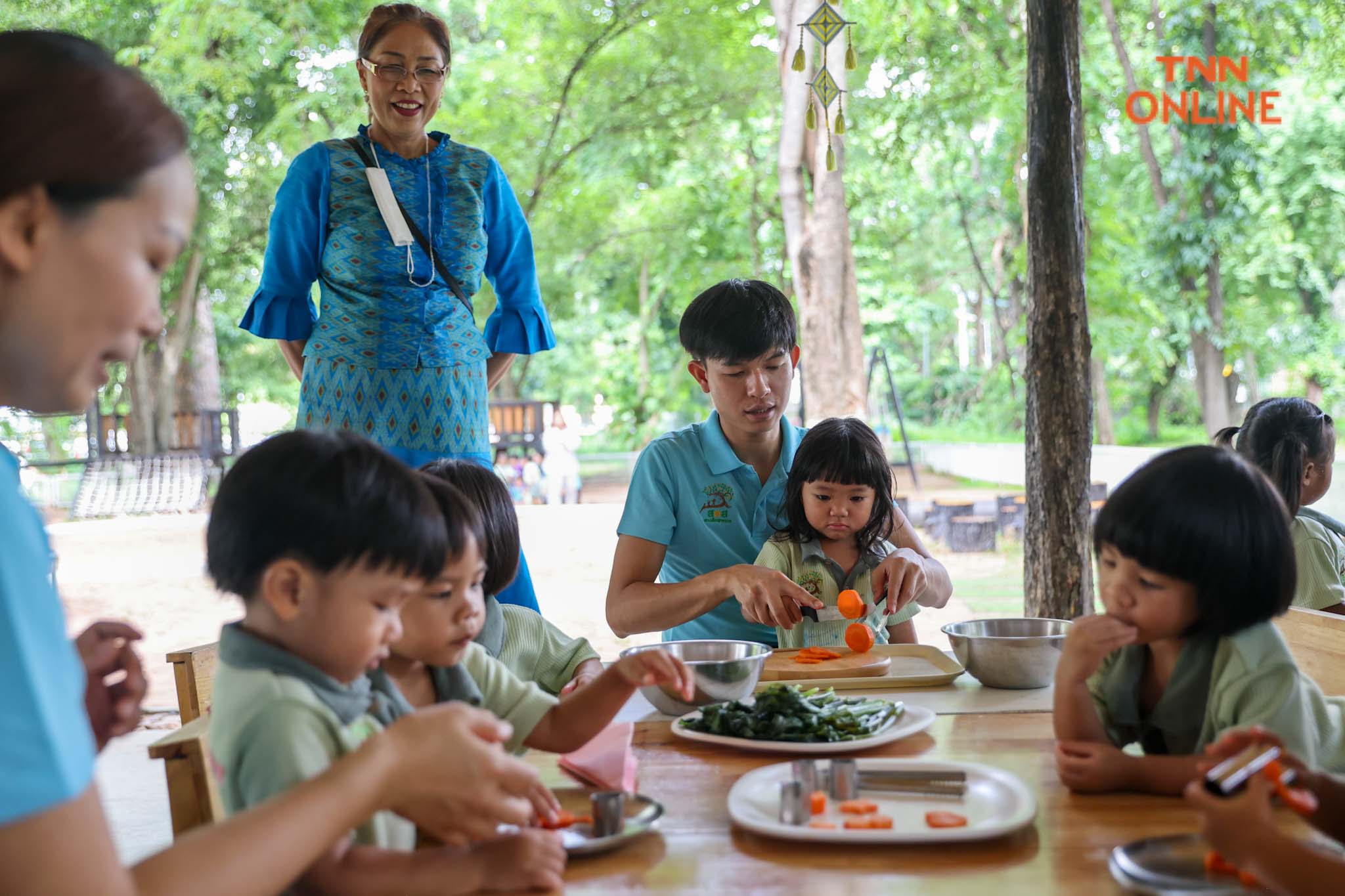 มูลนิธิศูนย์นมแม่ฯ ชูต้นแบบ “เด แคร์” พัฒนาเด็กไทยด้วย “นมแม่และเลี้ยงดูคู่เรียนรู้”