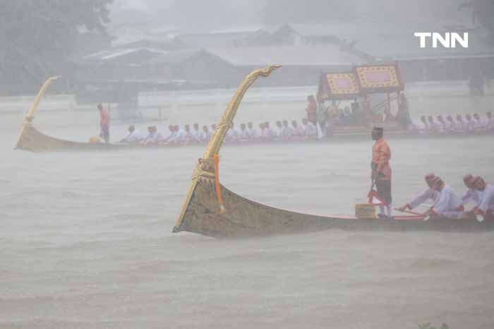 ยุติการซ้อมขบวนพยุหยาตราทางชลมารค หลังฝนตกอย่างหนักเพื่อความปลอดภัย