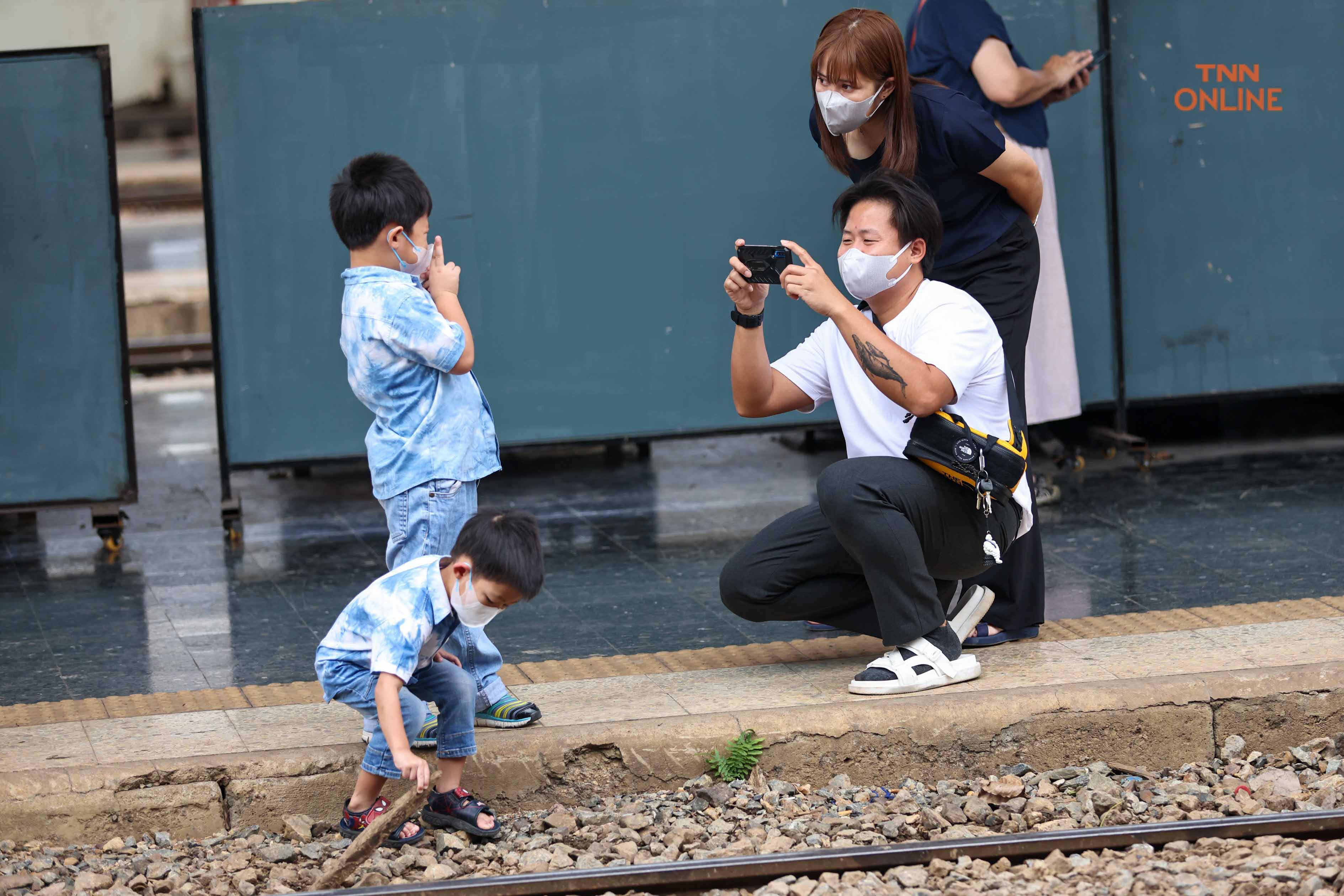 วันหยุดพ่อพาเที่ยว นั่งรถไฟย้อนยุคไปกับหัวรถจักรไอน้ำ