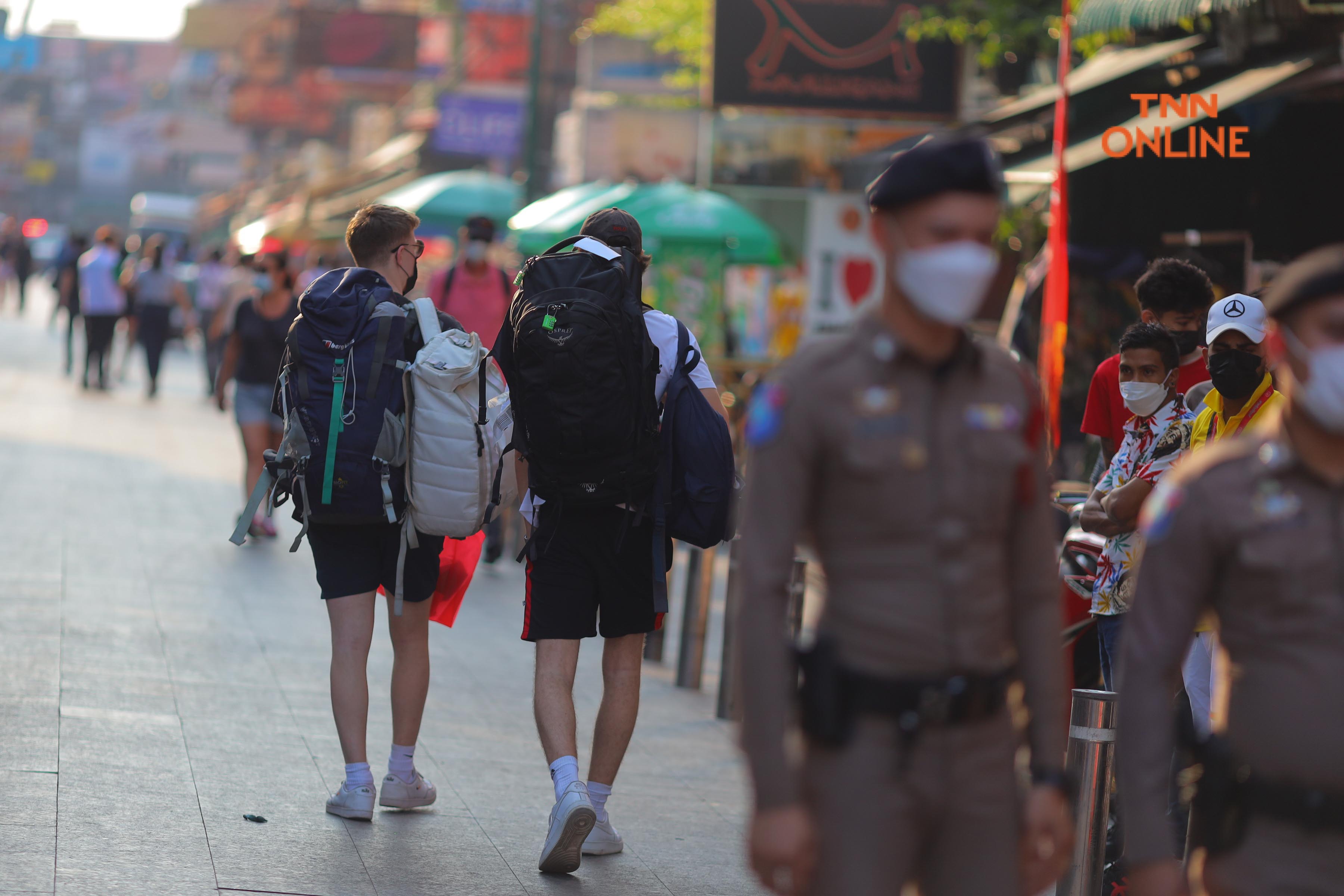 ประมวลภาพ ข้าวสารเงียบเหงา กทม.คุมเข้มห้ามเล่นน้ำหวั่นโควิดระบาด 