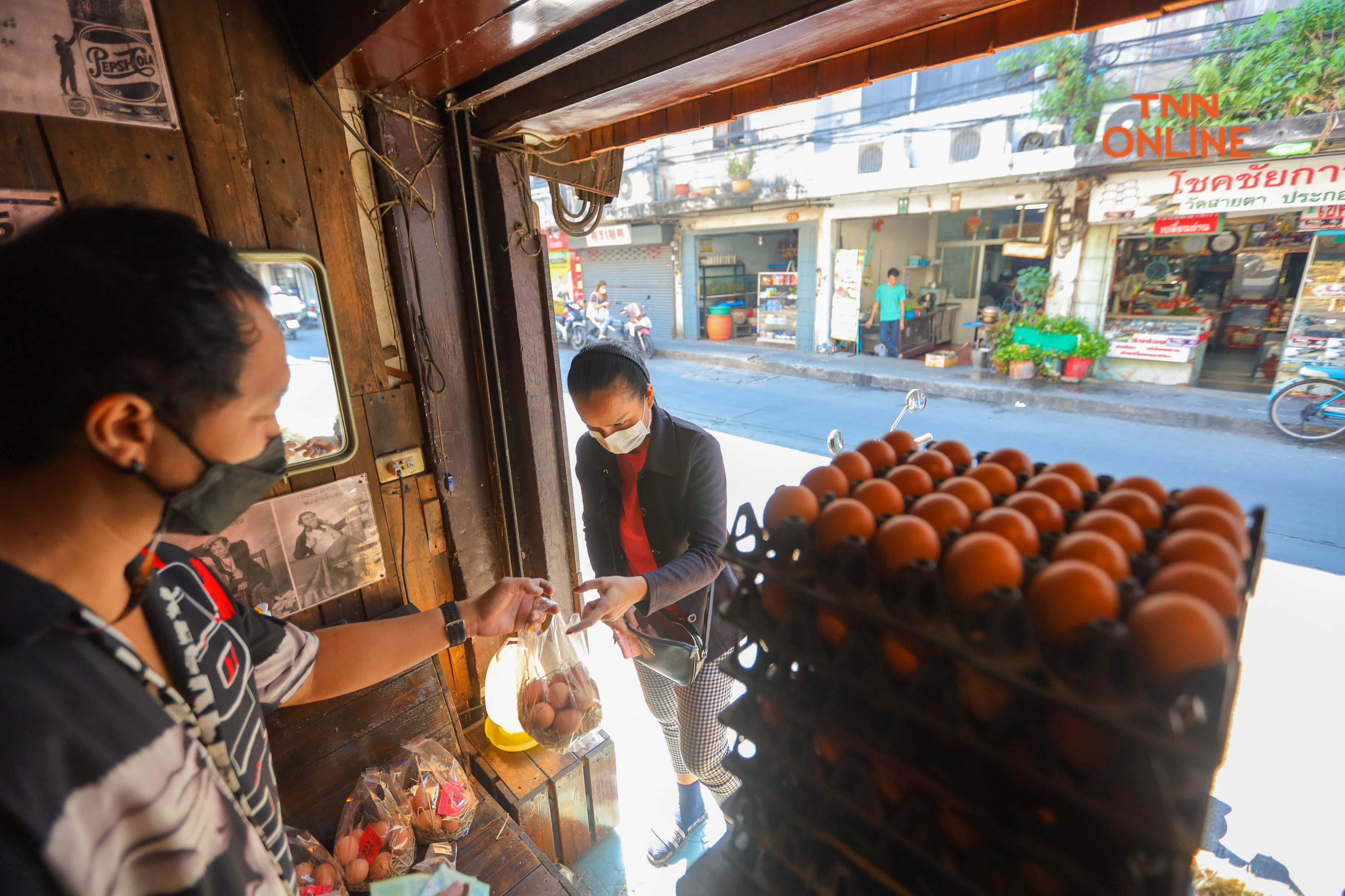 ประมวลภาพ “จักรวาล”ร้านไข่สไตล์วินเทจที่คำนิยามการขายไข่แบบนอกกรอบ