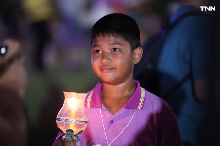 นายกฯ นำจุดเทียนถวายพระพรชัยมงคล เนื่องในโอกาสวันเฉลิมพระชนมพรรษาสมเด็จพระนางเจ้าฯ พระบรมราชินี 