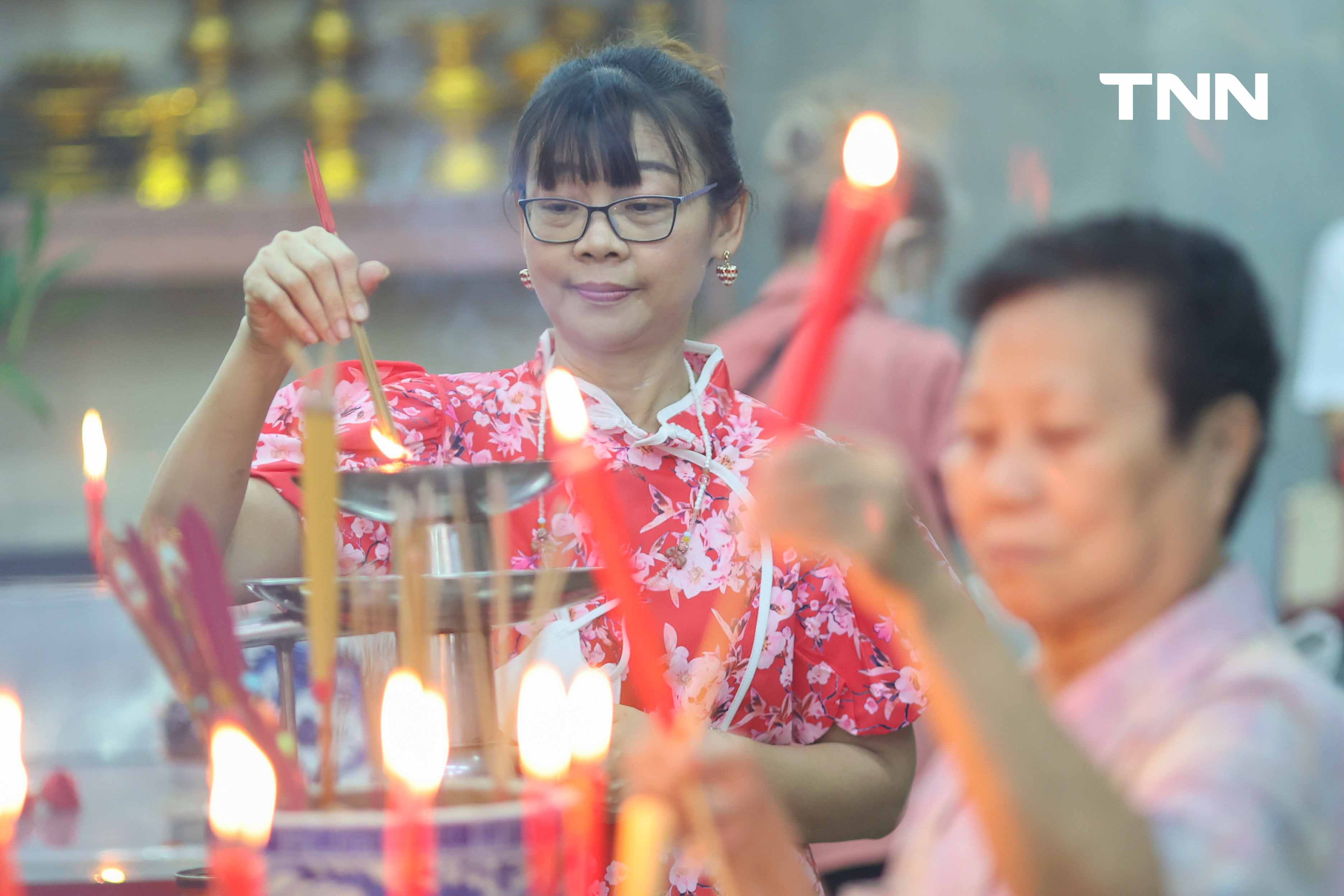 ชาวไทยเชื้อสายจีน ไหว้บรรพบุรุษเนื่องในวันตรุษจีนที่ตลาดน้อย