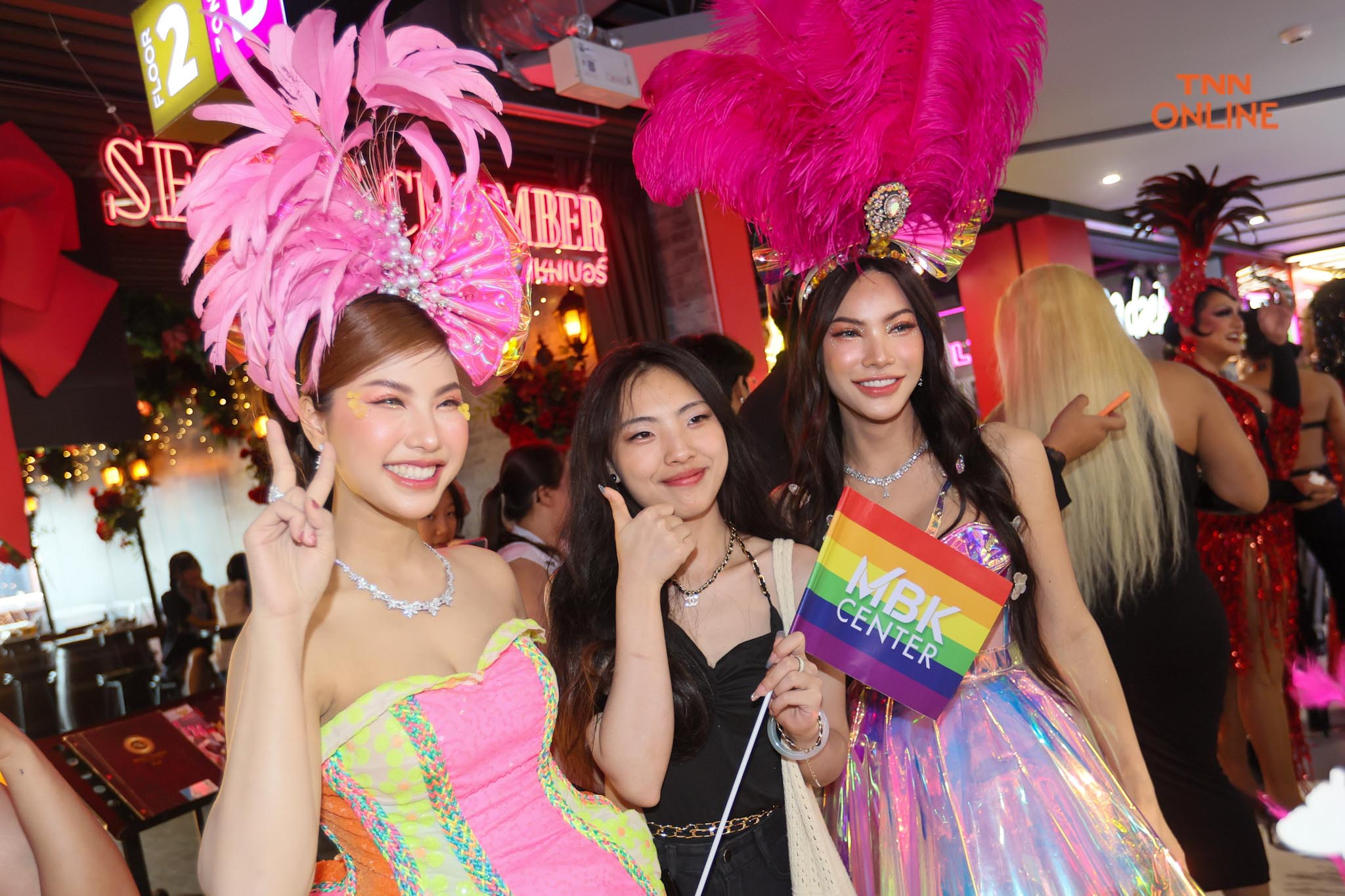 ครั้งแรกกับ DRAG PRIDE  แฟชั่นโชว์บน Runway ยาวกว่า 700 เมตร