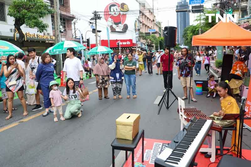 กทม. ชวนลดใช้รถ เพ้นท์สีถนนบรรทัดทองเพิ่มพื้นที่คนเดิน ในงาน Bangkok Car Free 2024