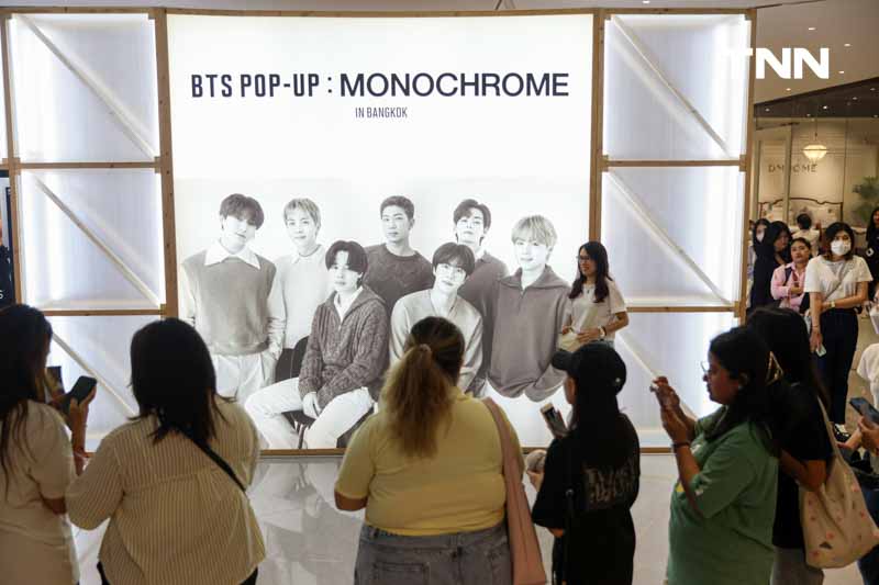 แฟนคลับทะลัก "BTS POP-UP : MONOCHROME IN BANGKOK" เปิดแห่งแรกในเอเชียตะวันออกเฉียงใต้ที่สยามพารากอน 