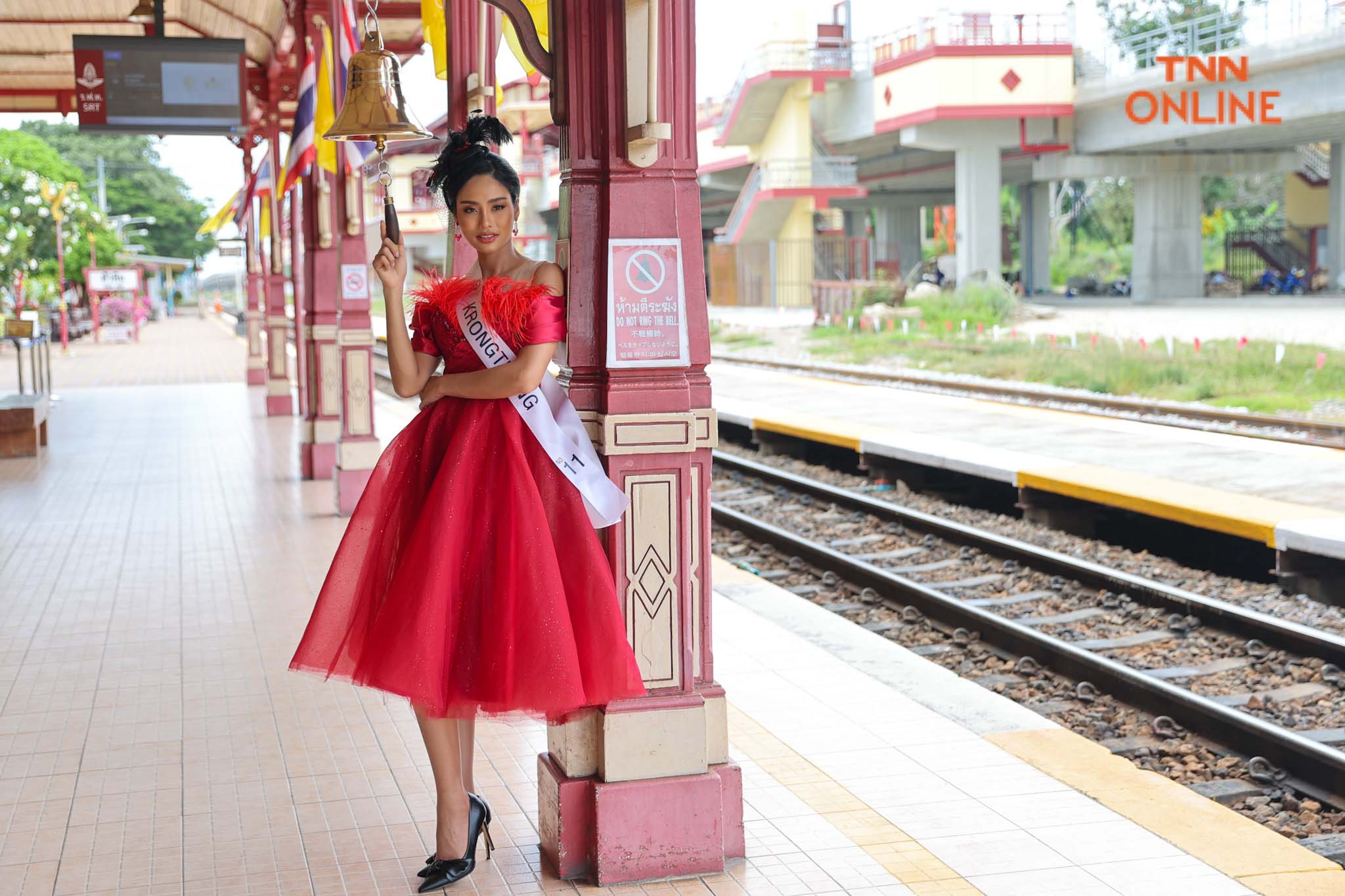 วินเทจย้อนยุค 20 สาวงาม MTW เยี่ยมชมสถานีรถไฟหัวหินในกิจกรรมเก็บตัวที่หัวหิน