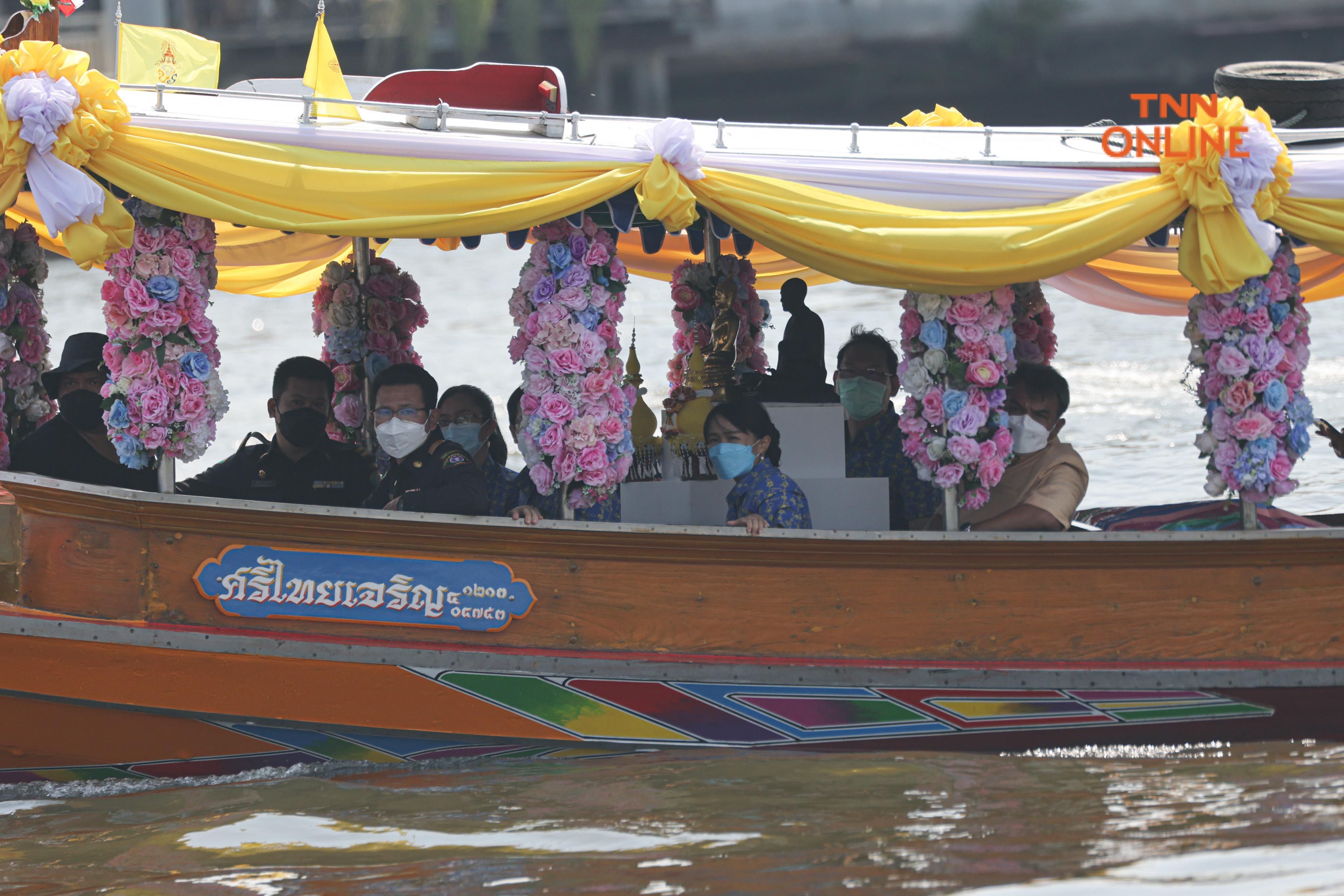 ประมวลภาพ แห่พระทางน้ำ 5 พระอารามหลวงประชาชนร่วมสรงน้ำเนื่องในเทศกาลสงกรานต์