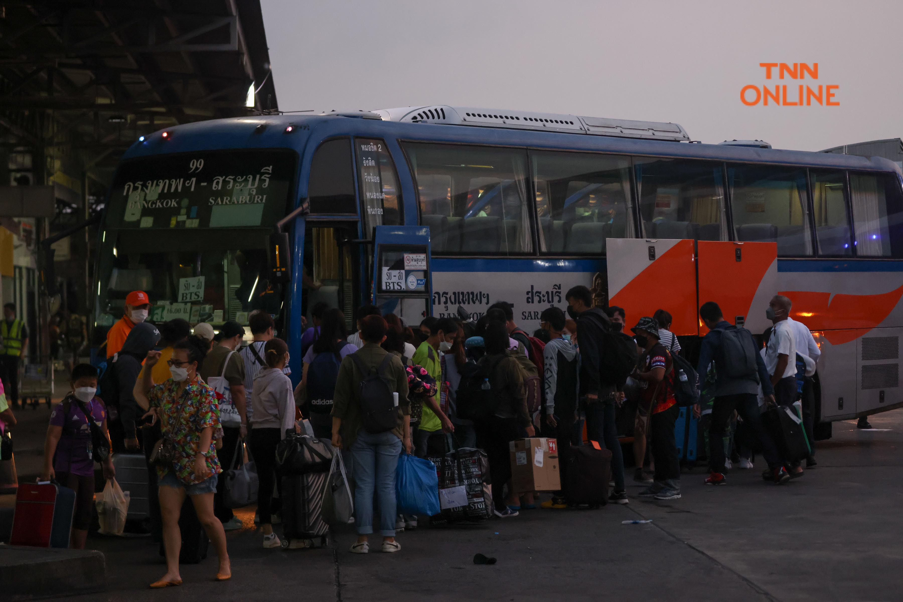 ประมวลภาพ แน่นหมอชิต2 ประชาชนกลับเข้ากทม.ตั้งแต่เช้ามืดหลังหยุดยาวช่วงสงกรานต์