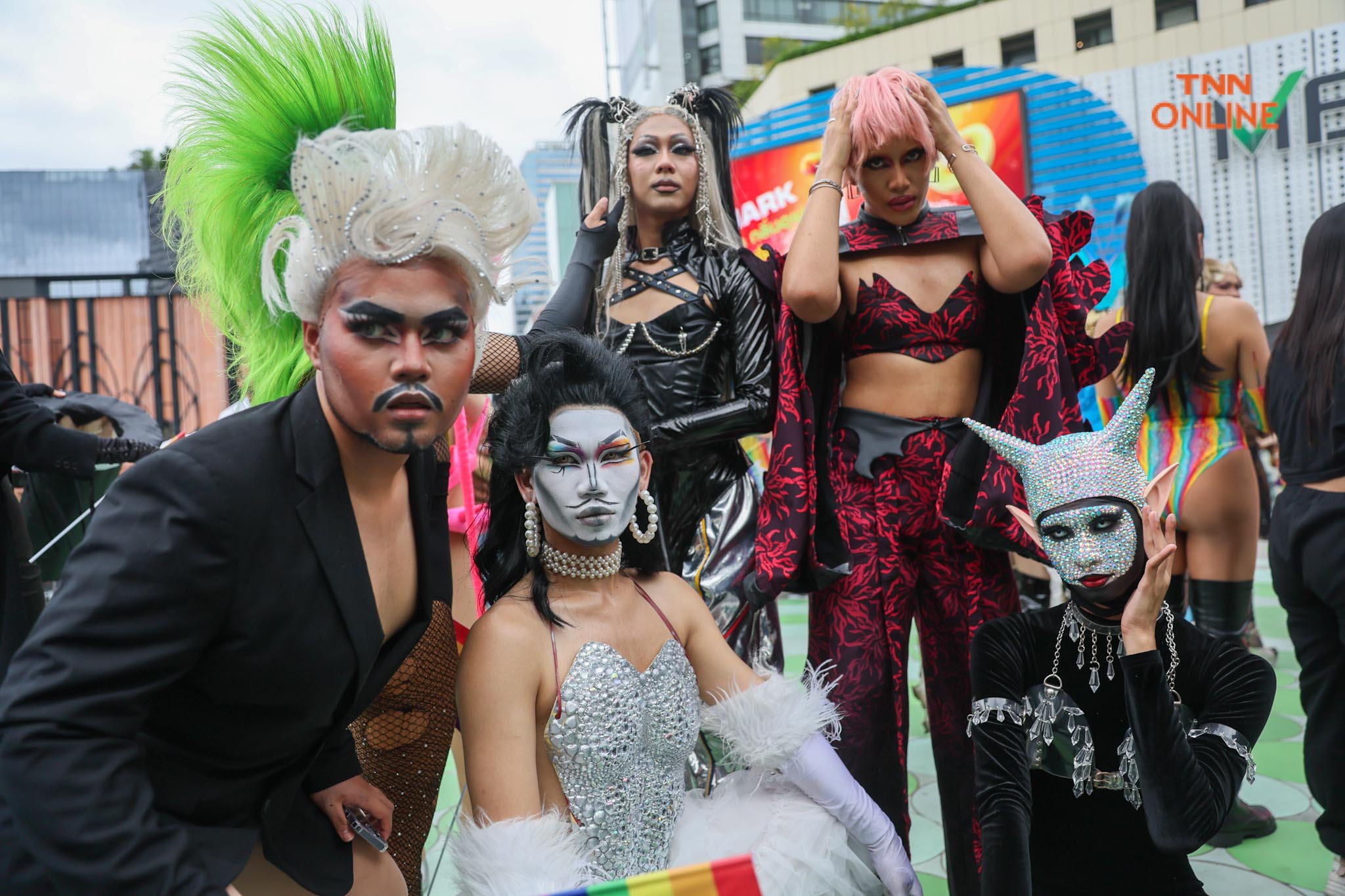 ครั้งแรกกับ DRAG PRIDE  แฟชั่นโชว์บน Runway ยาวกว่า 700 เมตร