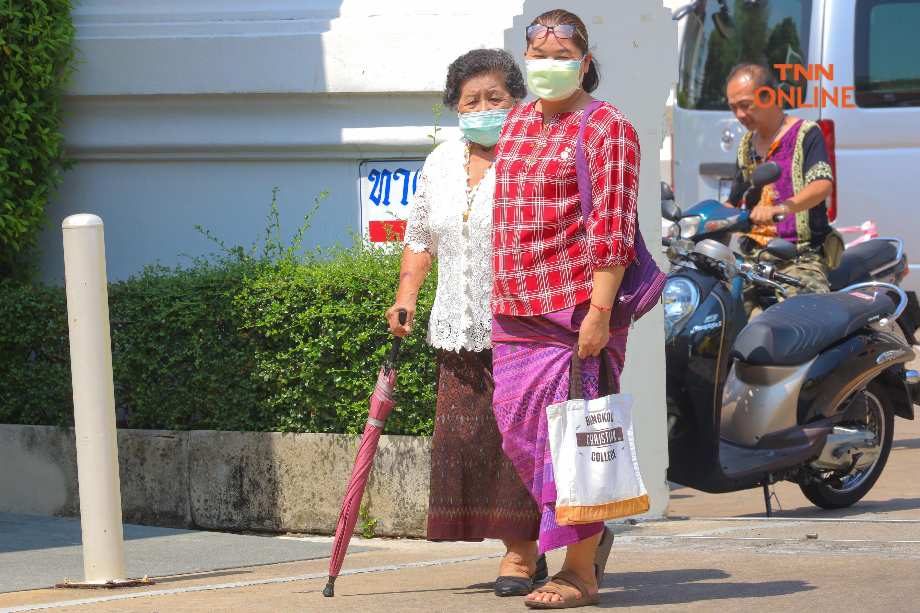 ประมวลภาพ สรงน้ำพระ บังสุกุลญาติผู้ล่วงลับ ปิดท้ายเทศกาลสงกรานต์ 2565 