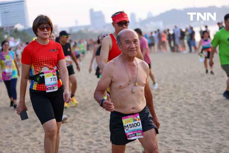 ทะเลลุกเป็นไฟ นักวิ่งกว่า 5,000 คน วิ่งบิกินี่ริมหาดพัทยา