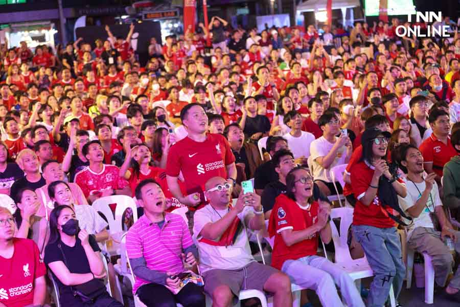 แฟนบอลลุ้นจนจบเกมส์ ปีศาจแดงปีศาจแดง บุกแบ่งแต้ม หงส์แดง