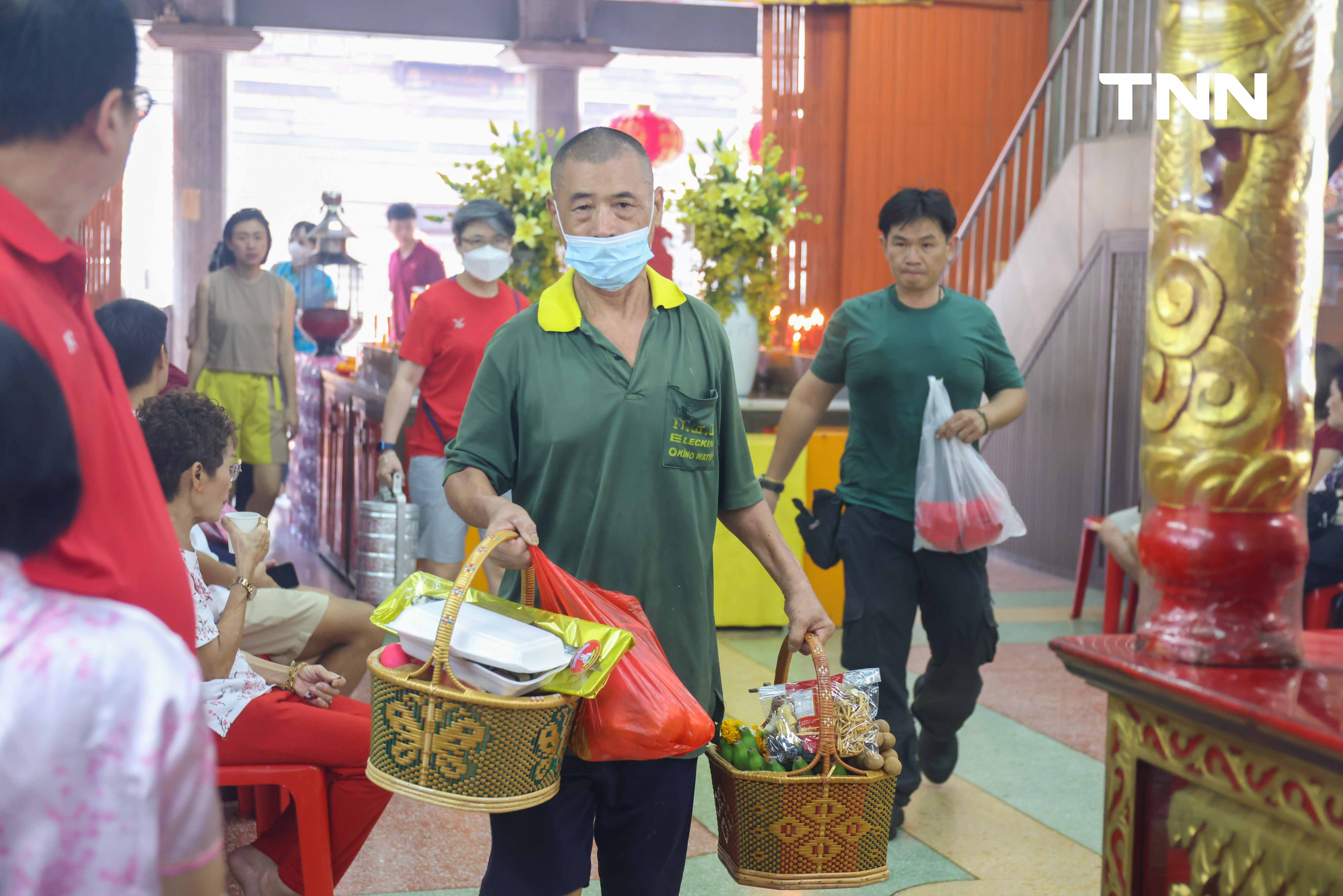 ชาวไทยเชื้อสายจีน ไหว้บรรพบุรุษเนื่องในวันตรุษจีนที่ตลาดน้อย