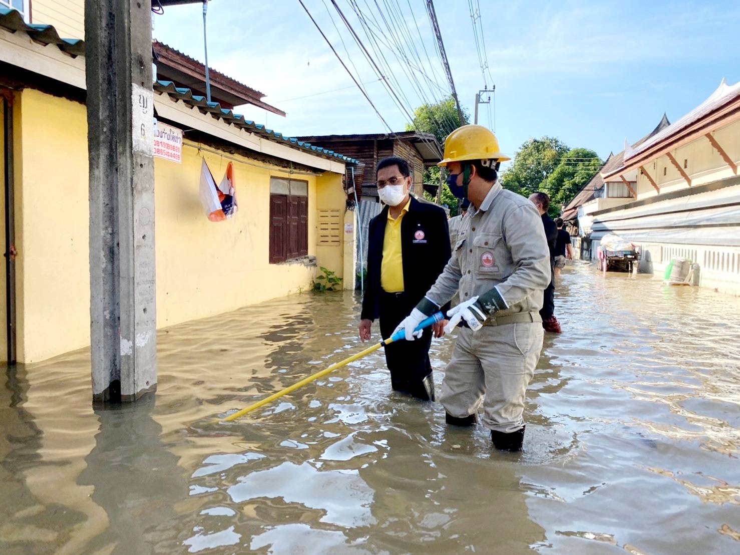 ผู้ว่าการ MEA ติดตามนายก ฯ ลงพื้นที่ติดตามแก้ไขสถานการณ์น้ำท่วม จ.นนทบุรี