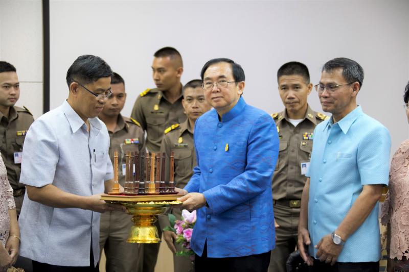 ไฟไหม้บ้าน พญาปี่ ผู้สร้างโกศงาช้างถวายพระสังฆราช ภรรยา - หลานเสียชีวิต 