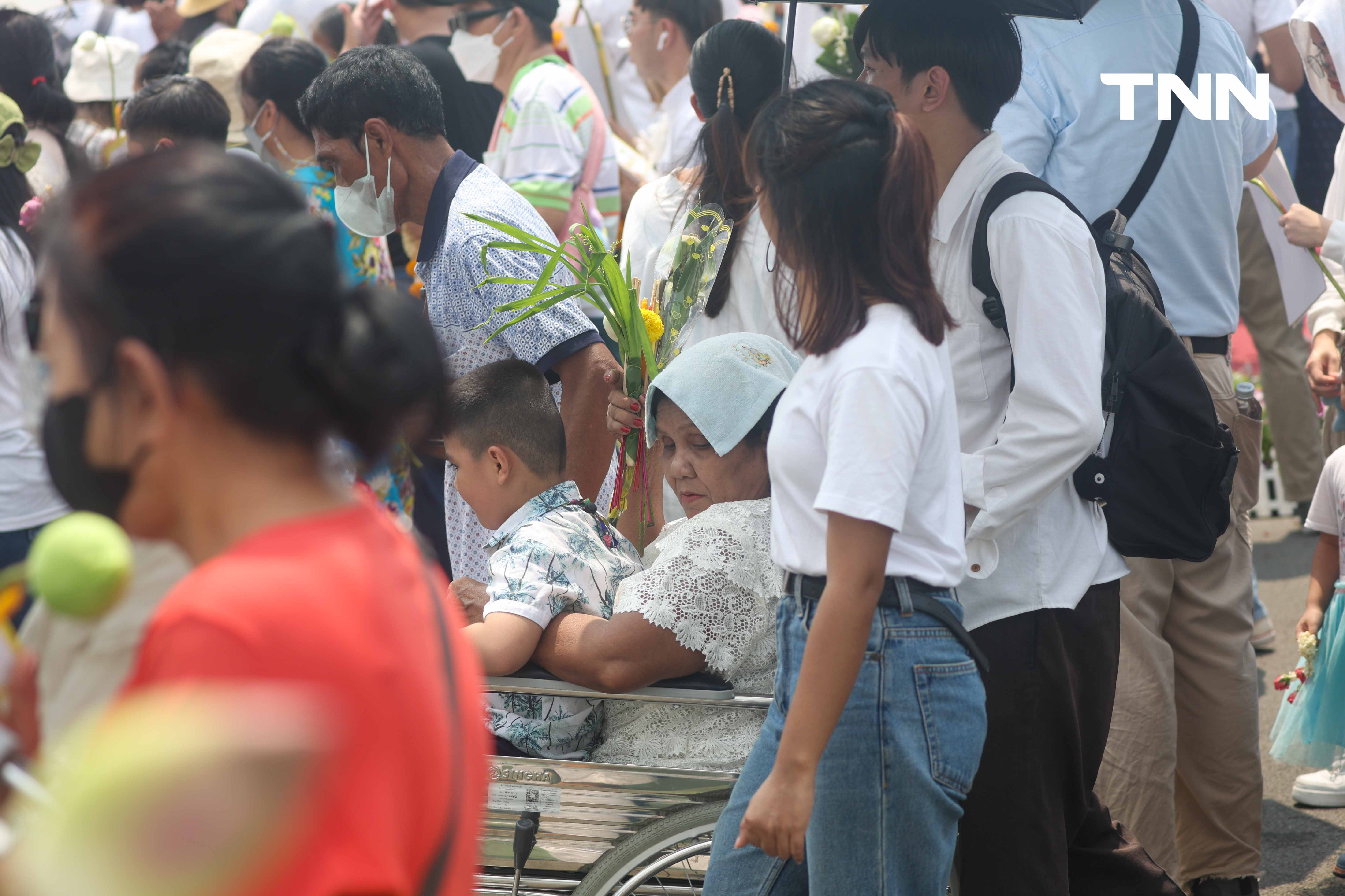 วันสุดท้ายเนืองแน่น ชาวพุทธเข้ากราบพระบรมสารีริกธาตุและพระอรหันตธาตุ