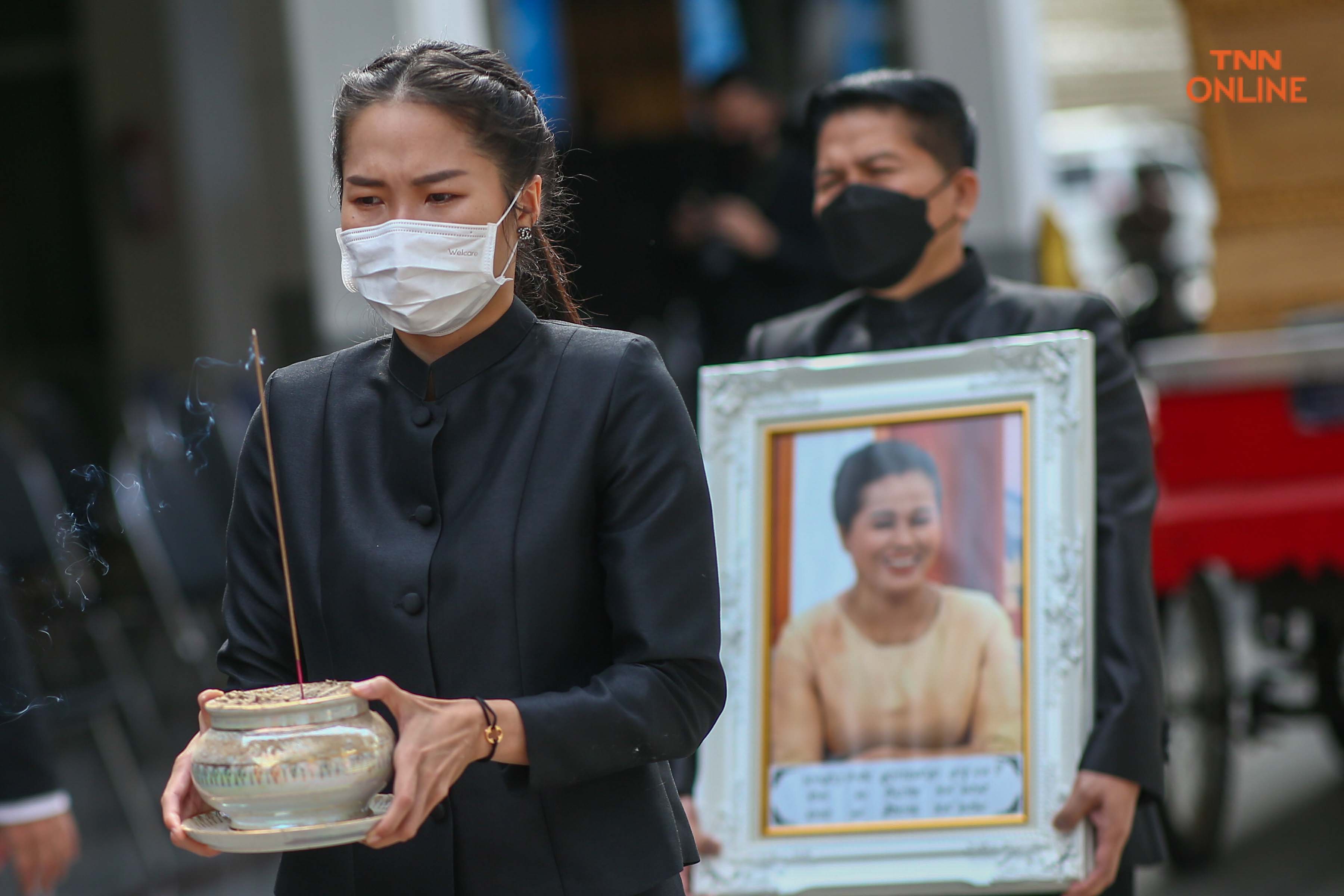 สุดอาลัย เมย์-รัชนก ส่งคุณแม่ครั้งสุดท้าย