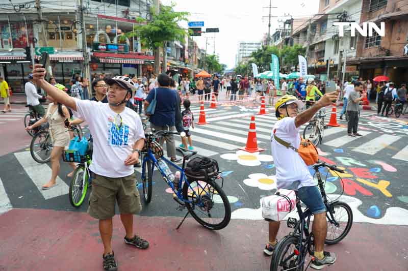 กทม. ชวนลดใช้รถ เพ้นท์สีถนนบรรทัดทองเพิ่มพื้นที่คนเดิน ในงาน Bangkok Car Free 2024