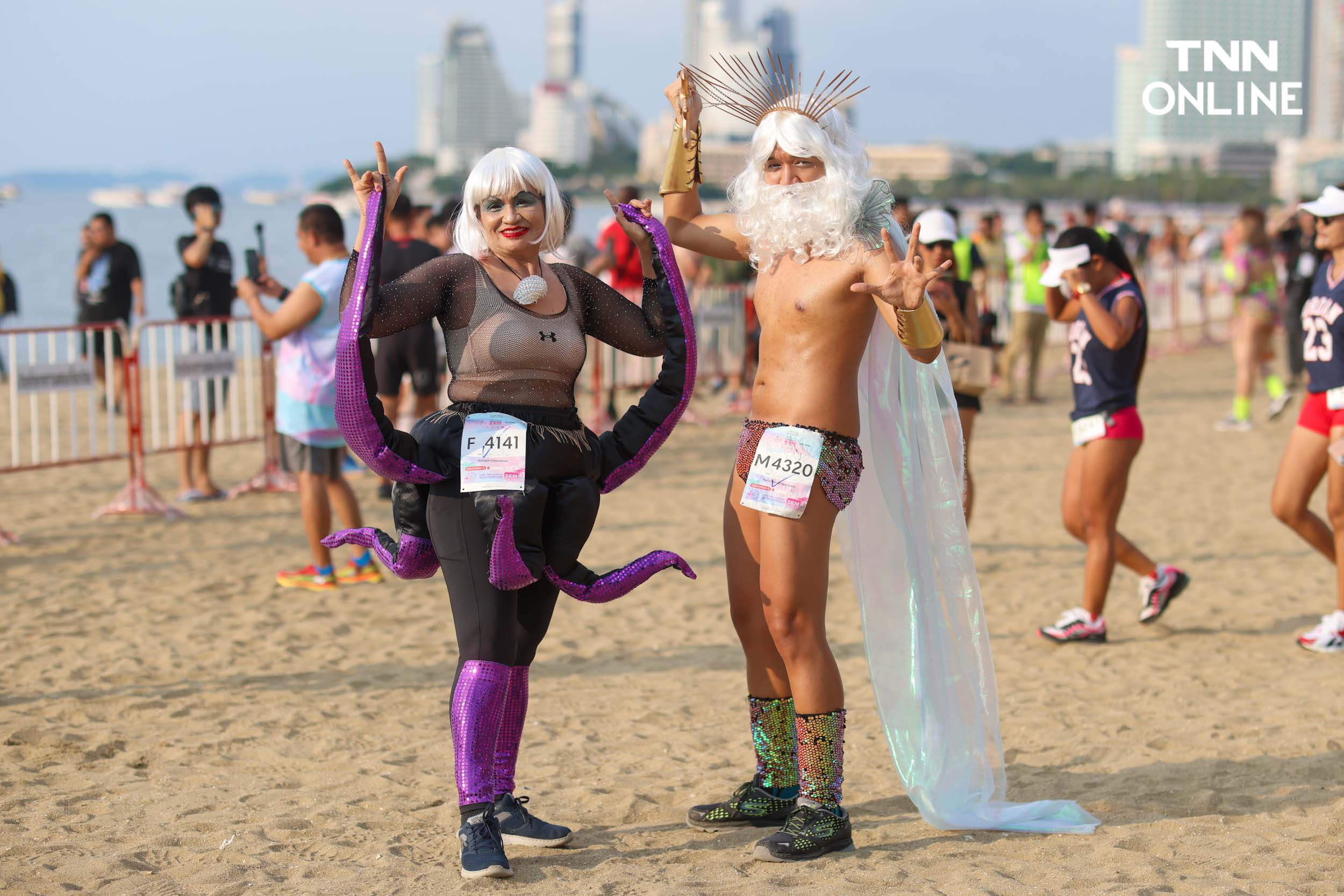 ใส่บิกินีอวดหุ่นสวย นักวิ่งกว่า 4,000 คน ร่วมวิ่งริมหาดพัทยา