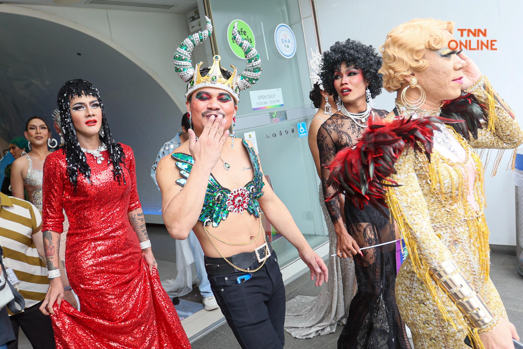 ครั้งแรกกับ DRAG PRIDE  แฟชั่นโชว์บน Runway ยาวกว่า 700 เมตร