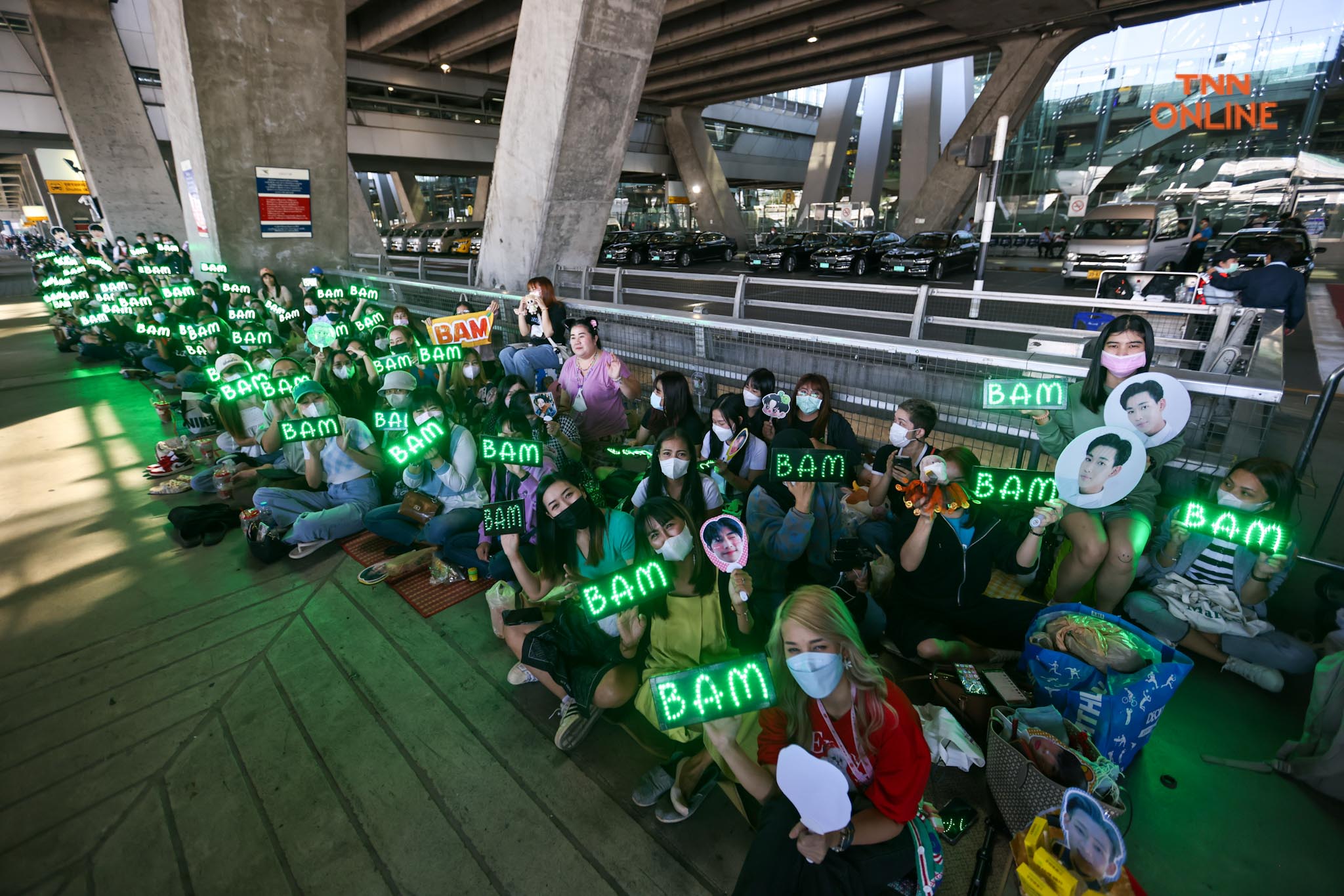 แบมแบม” ถึงไทย ร่วมนับถอยหลังเข้าสู่ปีใหม่กับแฟนคลับชาวไทย