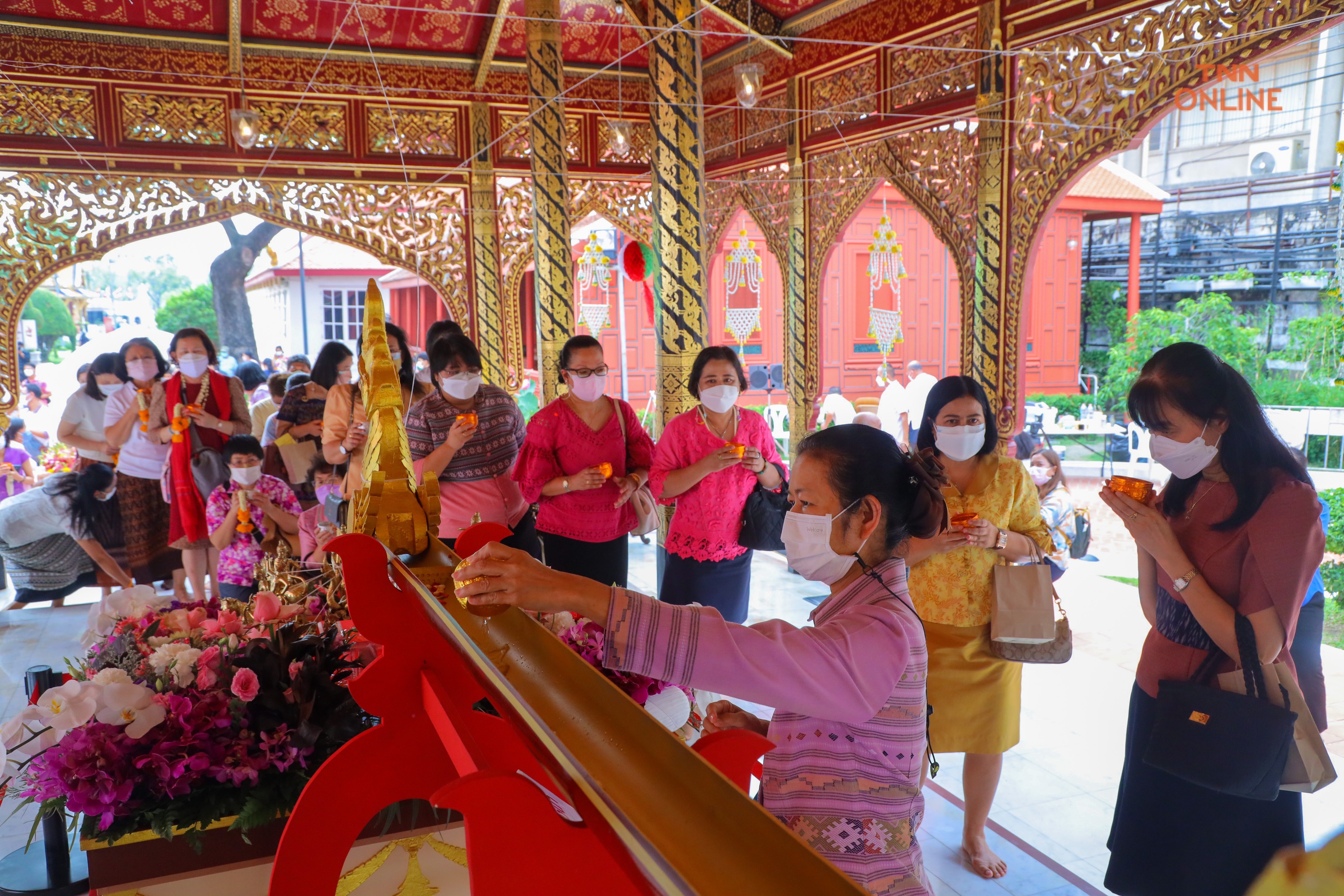 ประมวลภาพ พิพิธภัณฑสถานฯ จัดสรงน้ำพระธาตุและเทวดานพเคราะห์เสริมสิริมงคลวันสงกรานต์