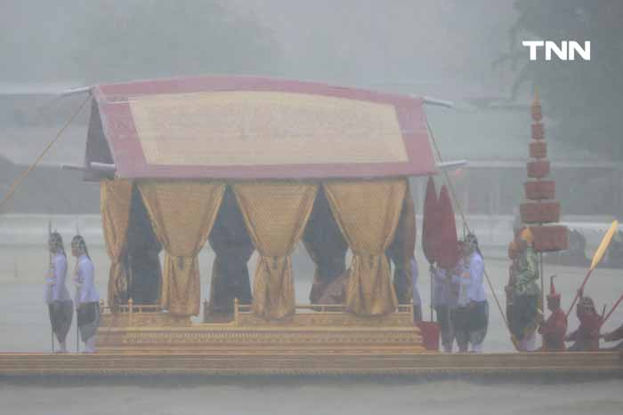 ยุติการซ้อมขบวนพยุหยาตราทางชลมารค หลังฝนตกอย่างหนักเพื่อความปลอดภัย