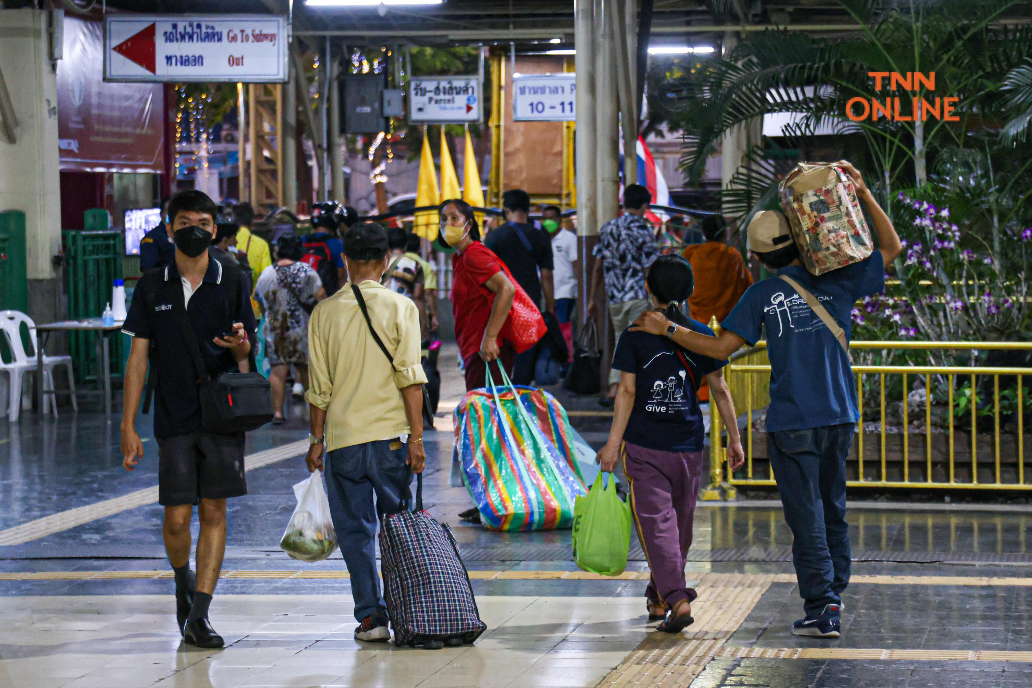 ประมวลภาพ ปชช.กลับเข้ากรุง พร้อมเริ่มงานหลังหยุดยาวสงกรานต์ 