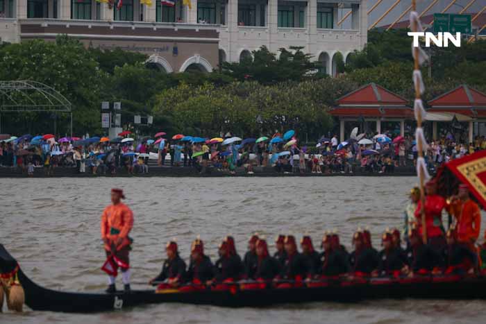 ยุติการซ้อมขบวนพยุหยาตราทางชลมารค หลังฝนตกอย่างหนักเพื่อความปลอดภัย