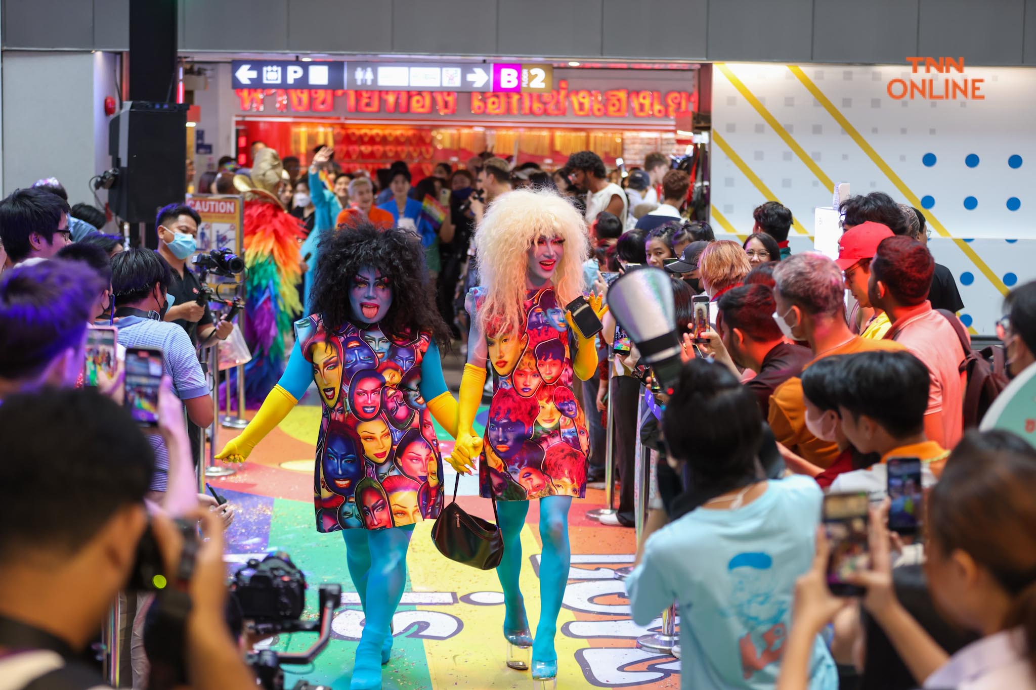 ครั้งแรกกับ DRAG PRIDE  แฟชั่นโชว์บน Runway ยาวกว่า 700 เมตร