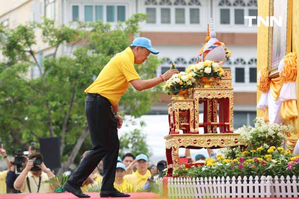 นายกฯ เปิดโครงการจิตอาสา เฉลิมพระเกียรติในหลวงเฉลิมพระชนมพรรษา 6 รอบ