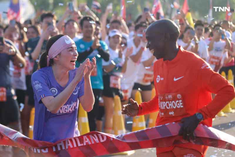 ประมวลภาพ พระราชินี ทรงร่วมกิจกรรมวิ่งผ่าเมือง Amazing thailand Marathon Bangkok 2024