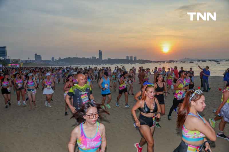 ทะเลลุกเป็นไฟ นักวิ่งกว่า 5,000 คน วิ่งบิกินี่ริมหาดพัทยา