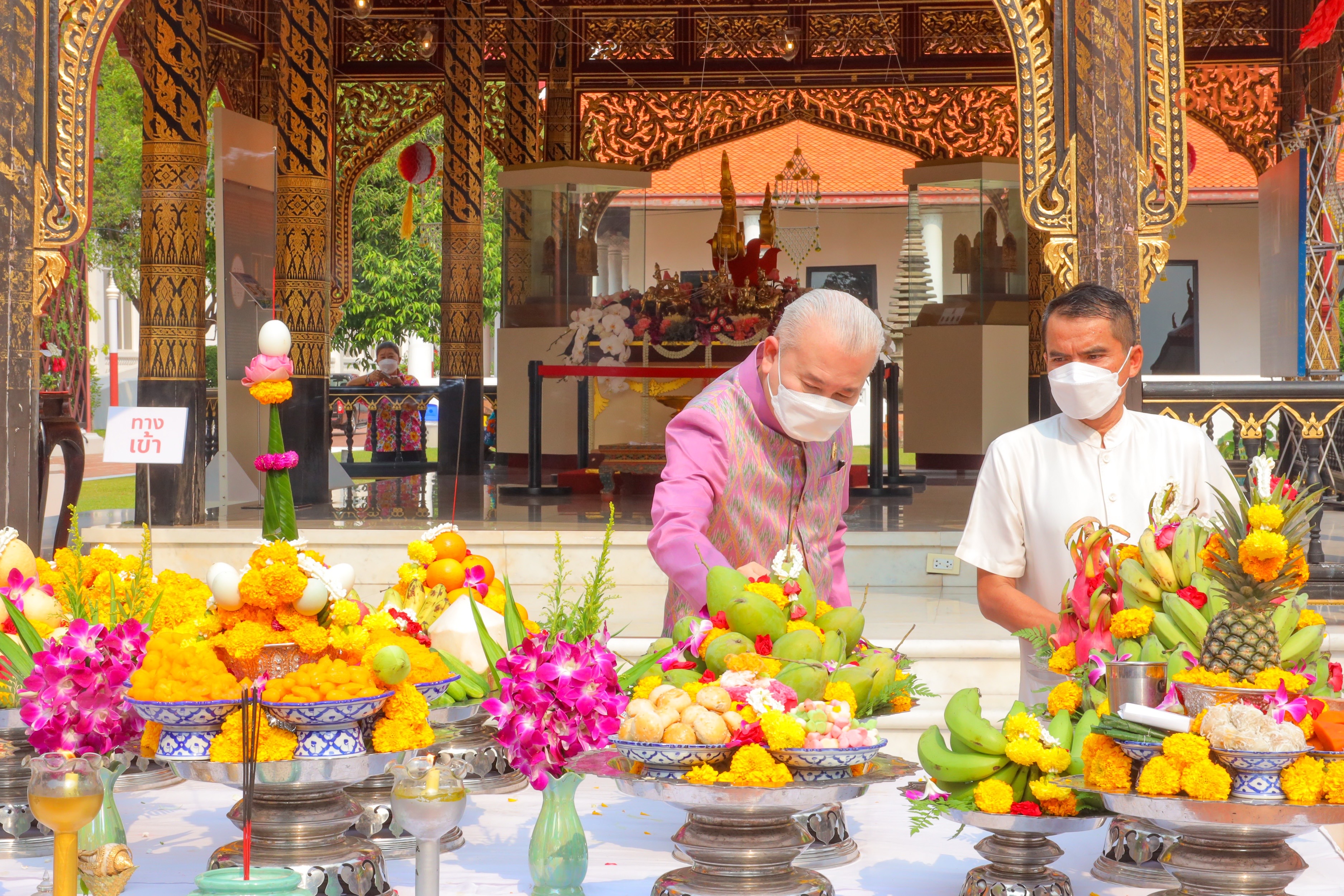 ประมวลภาพ พิพิธภัณฑสถานฯ จัดสรงน้ำพระธาตุและเทวดานพเคราะห์เสริมสิริมงคลวันสงกรานต์