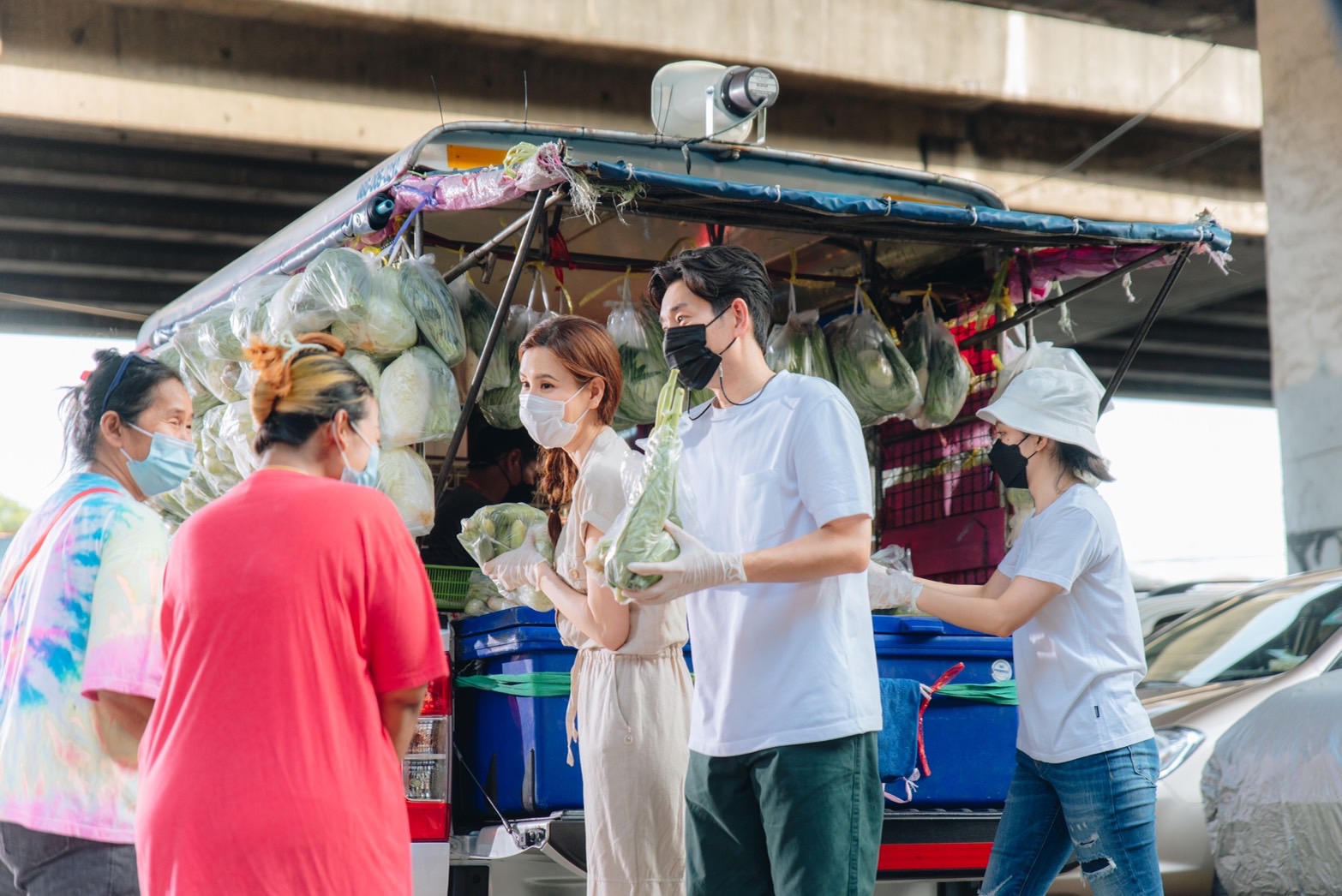 เครือซีพีมอบกำลังใจผ่านบทเพลง “ด้วยรักและห่วงใย”