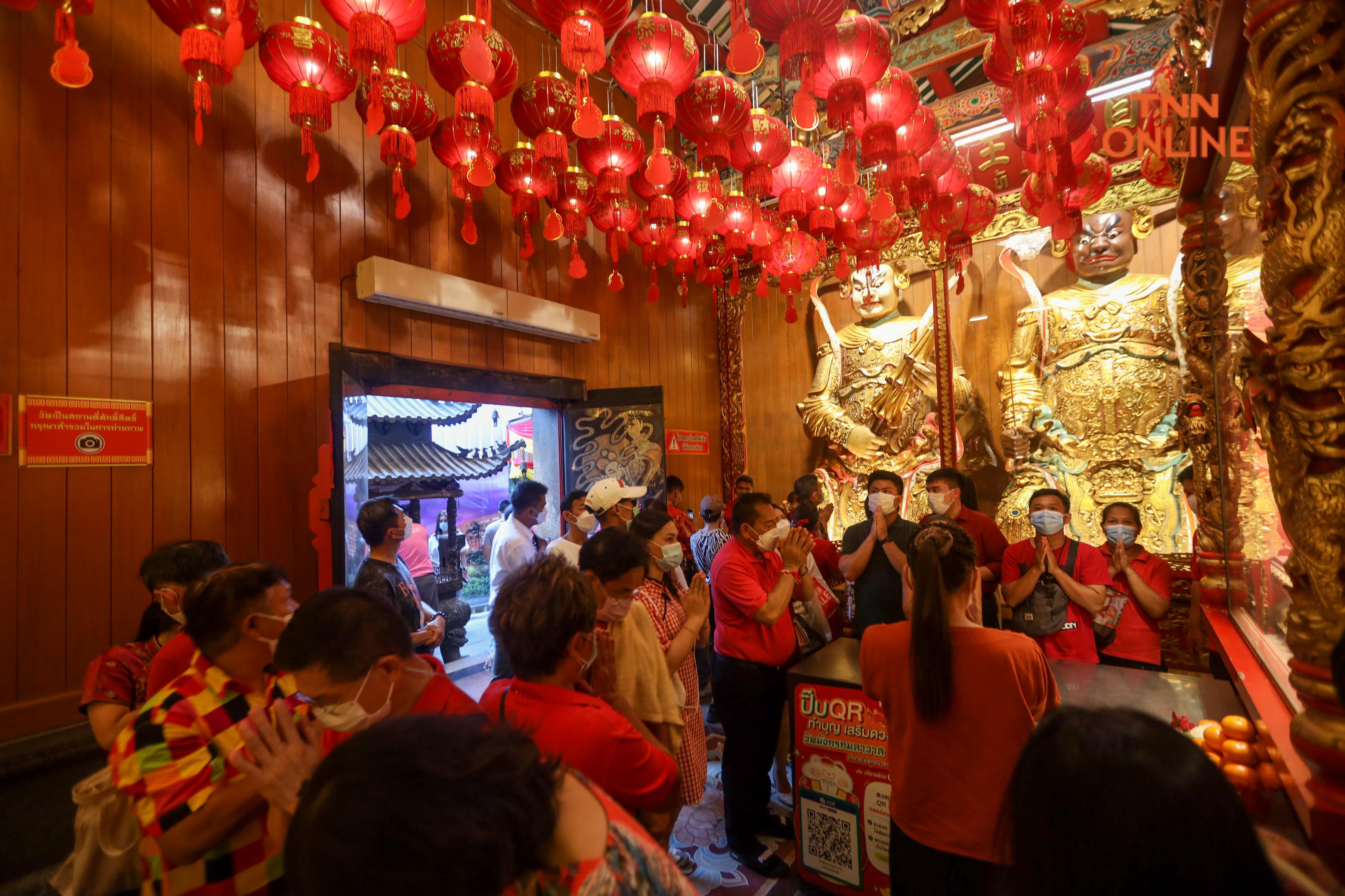 ประมวลภาพ วัดมังกรคึกคัก ปชช.ไหว้พระทำบุญวันตรุษจีน