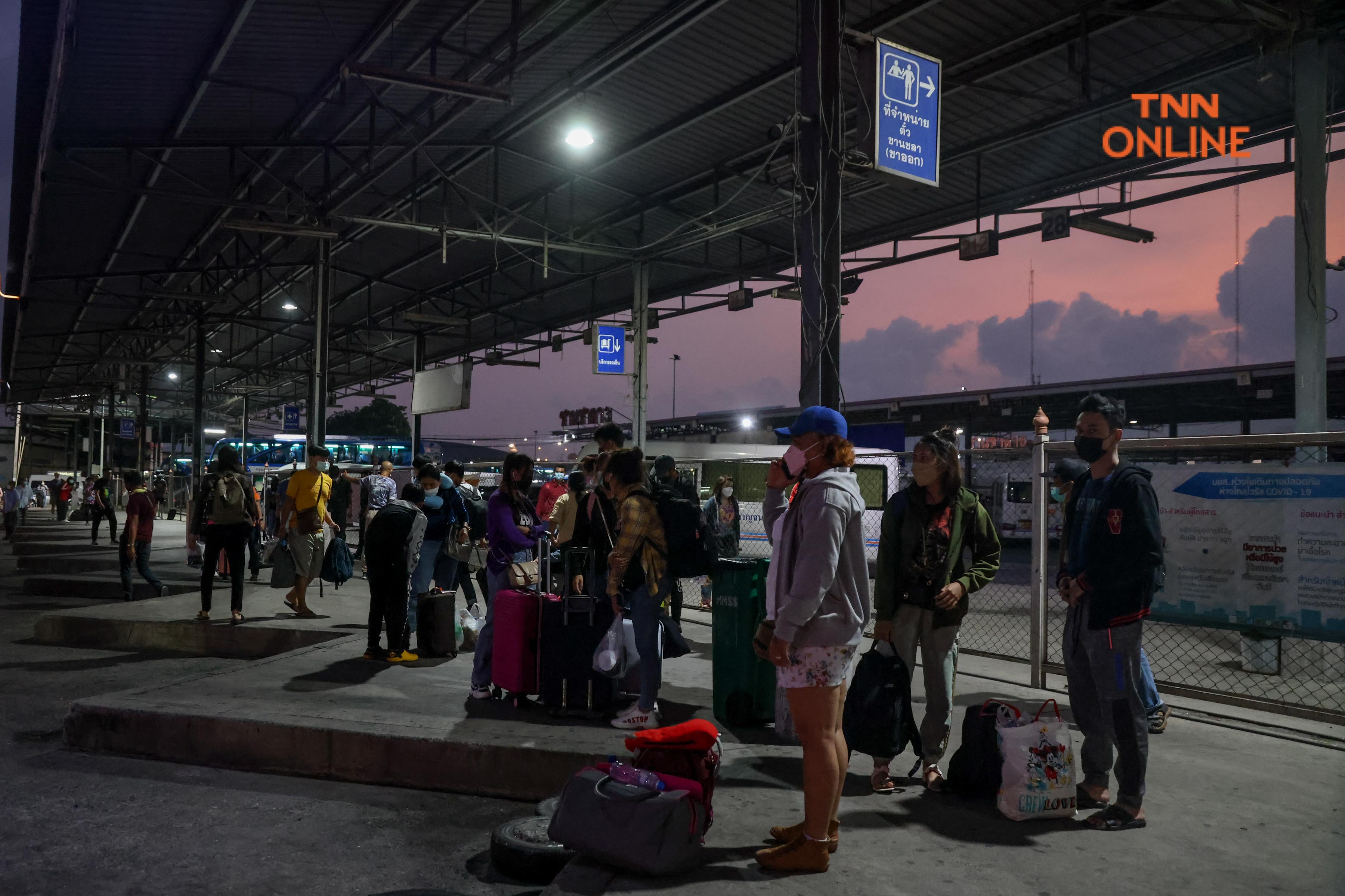 ประมวลภาพ แน่นหมอชิต2 ประชาชนกลับเข้ากทม.ตั้งแต่เช้ามืดหลังหยุดยาวช่วงสงกรานต์